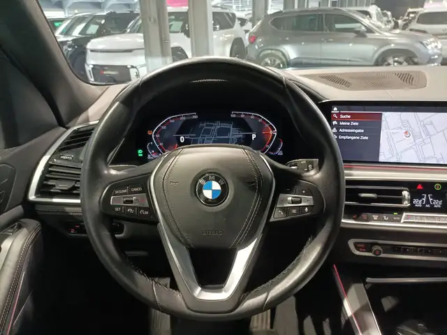 BMW X5 view 10