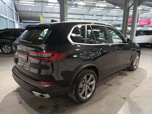 BMW X5 view 5