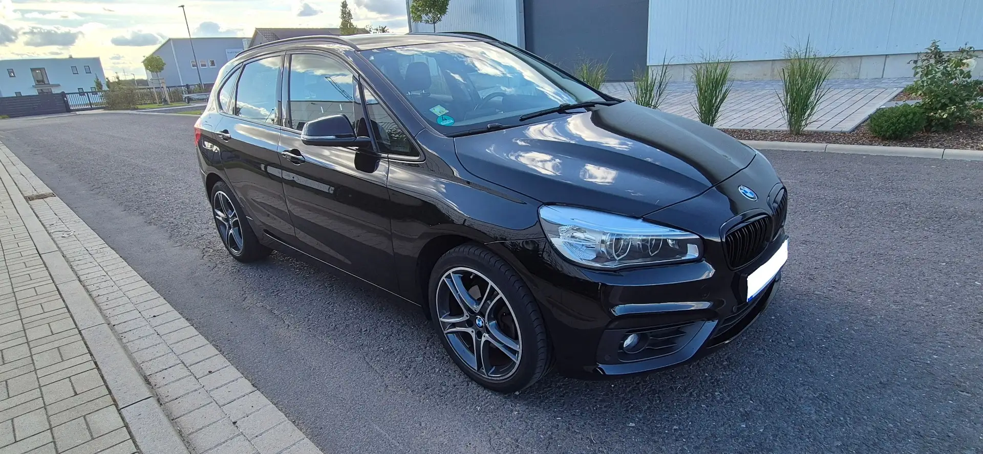 BMW 218 d Advantage Schwarz - 1