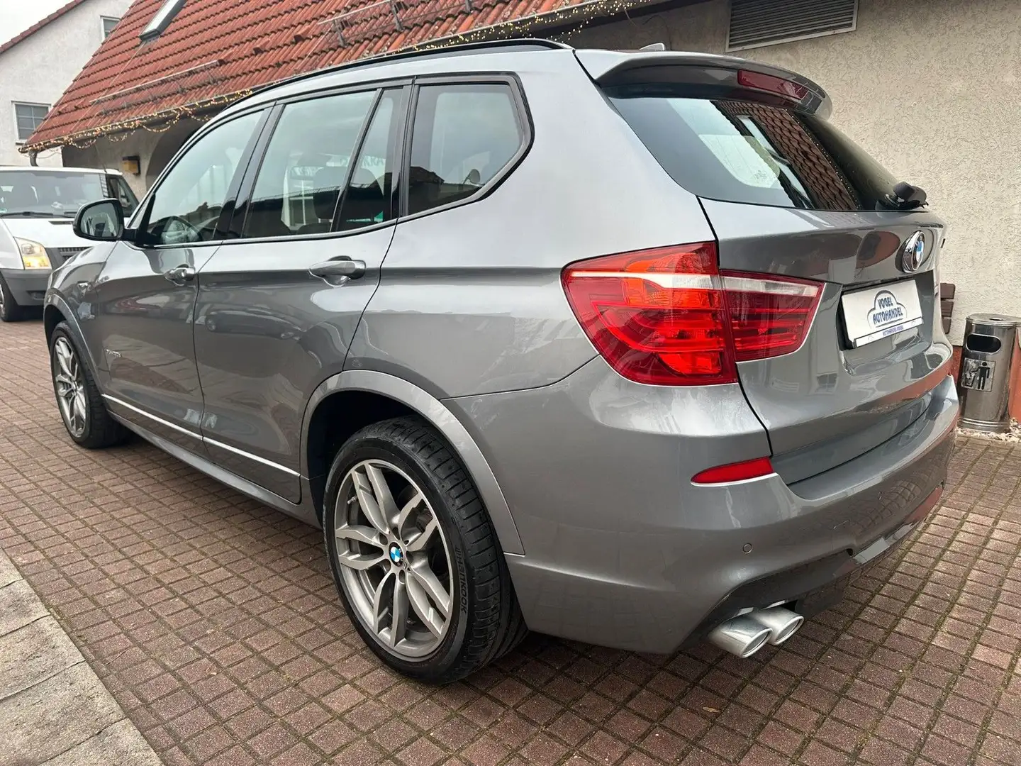BMW X3 xDrive 30 d*M Sport*HUD*VOLLEDER* Grau - 2