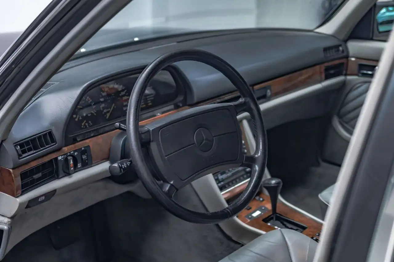 Mercedes-Benz 560, foto 8