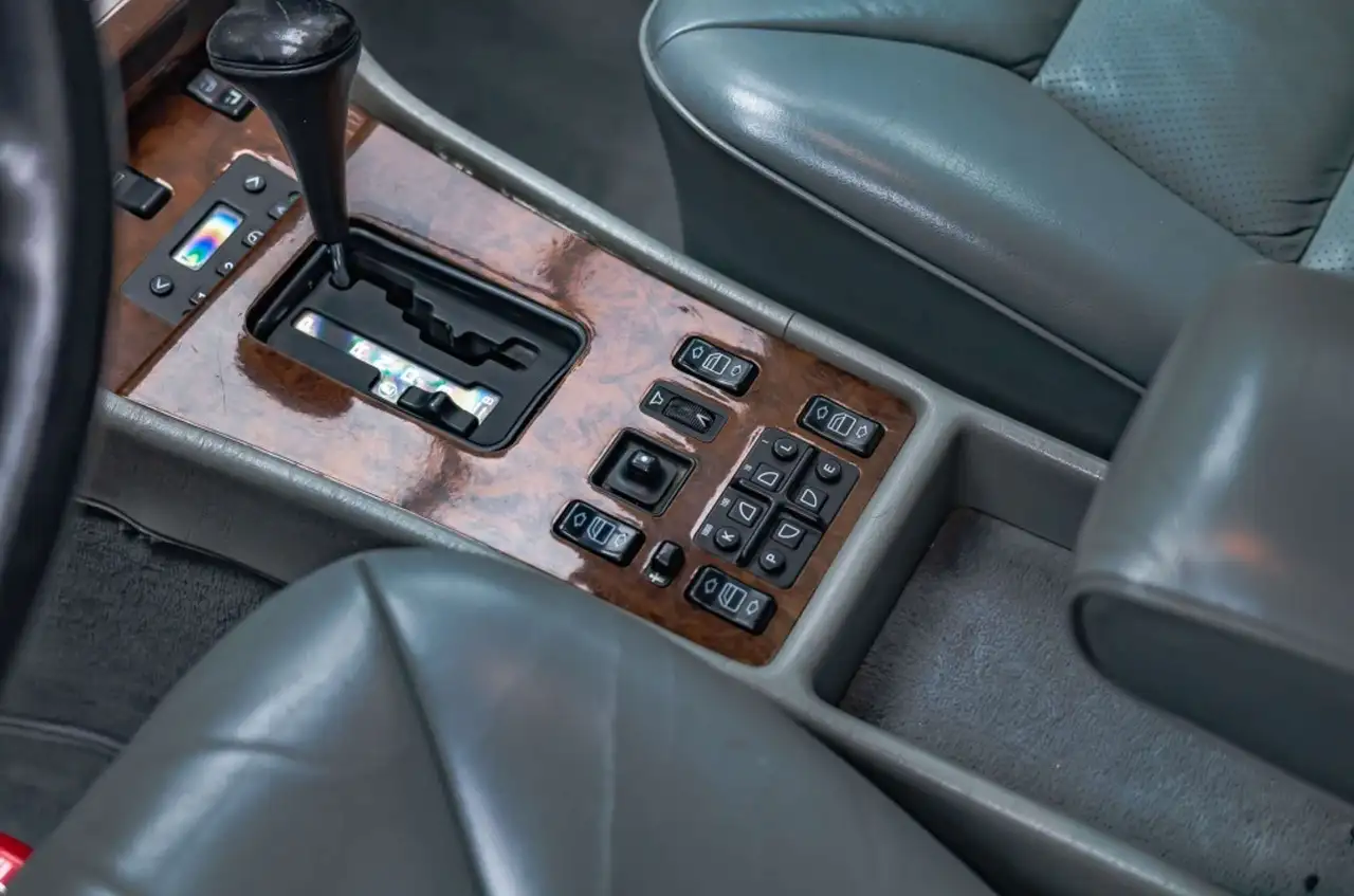 Mercedes-Benz 560, foto 11