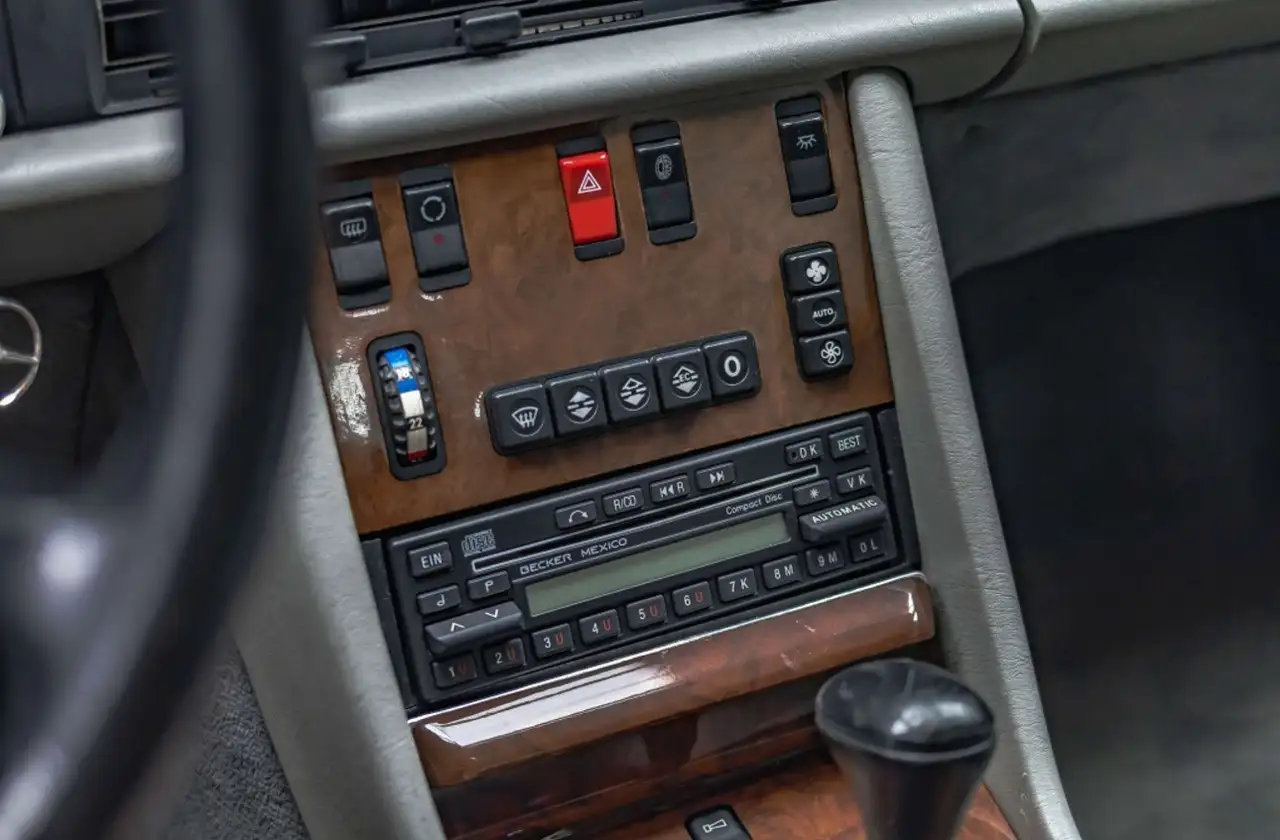 Mercedes-Benz 560, foto 7