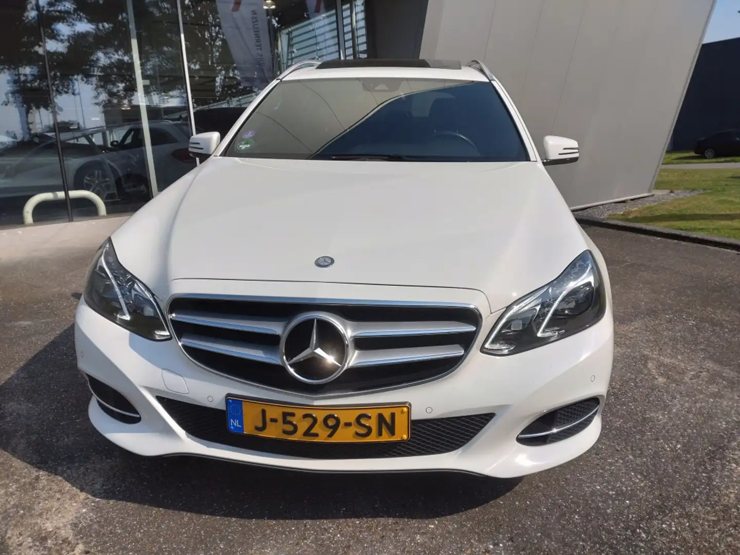 Mercedes-Benz E 250 Estate Avantgarde | Automaat Wit - 2