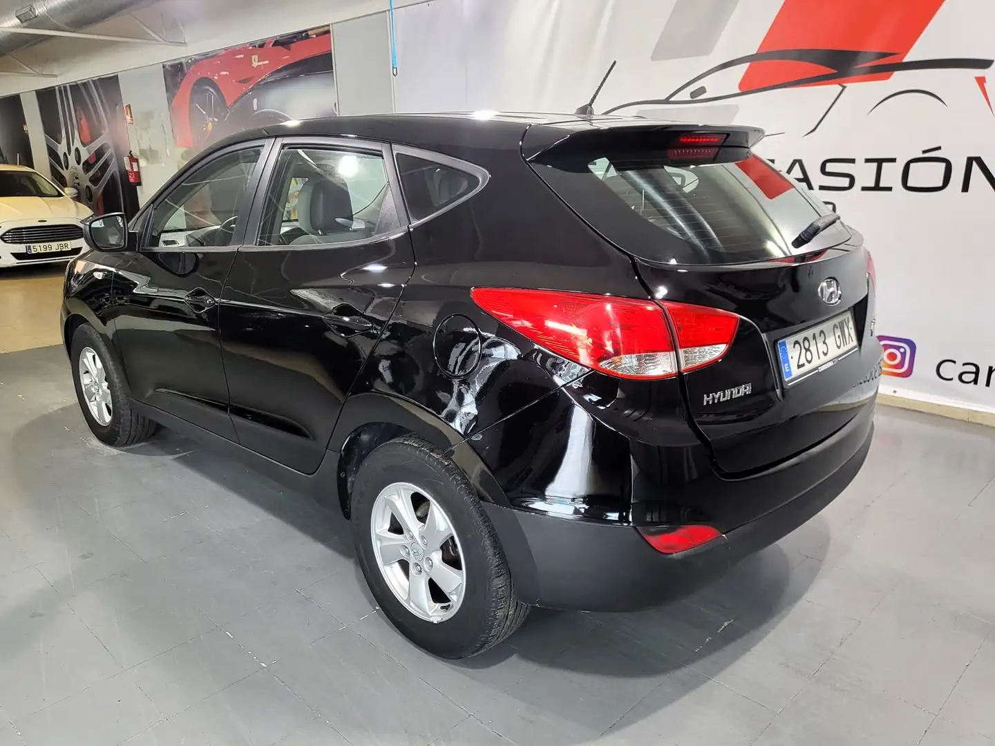Hyundai iX35 2.0CRDI GLS Comfort 4x2 Zwart - 2
