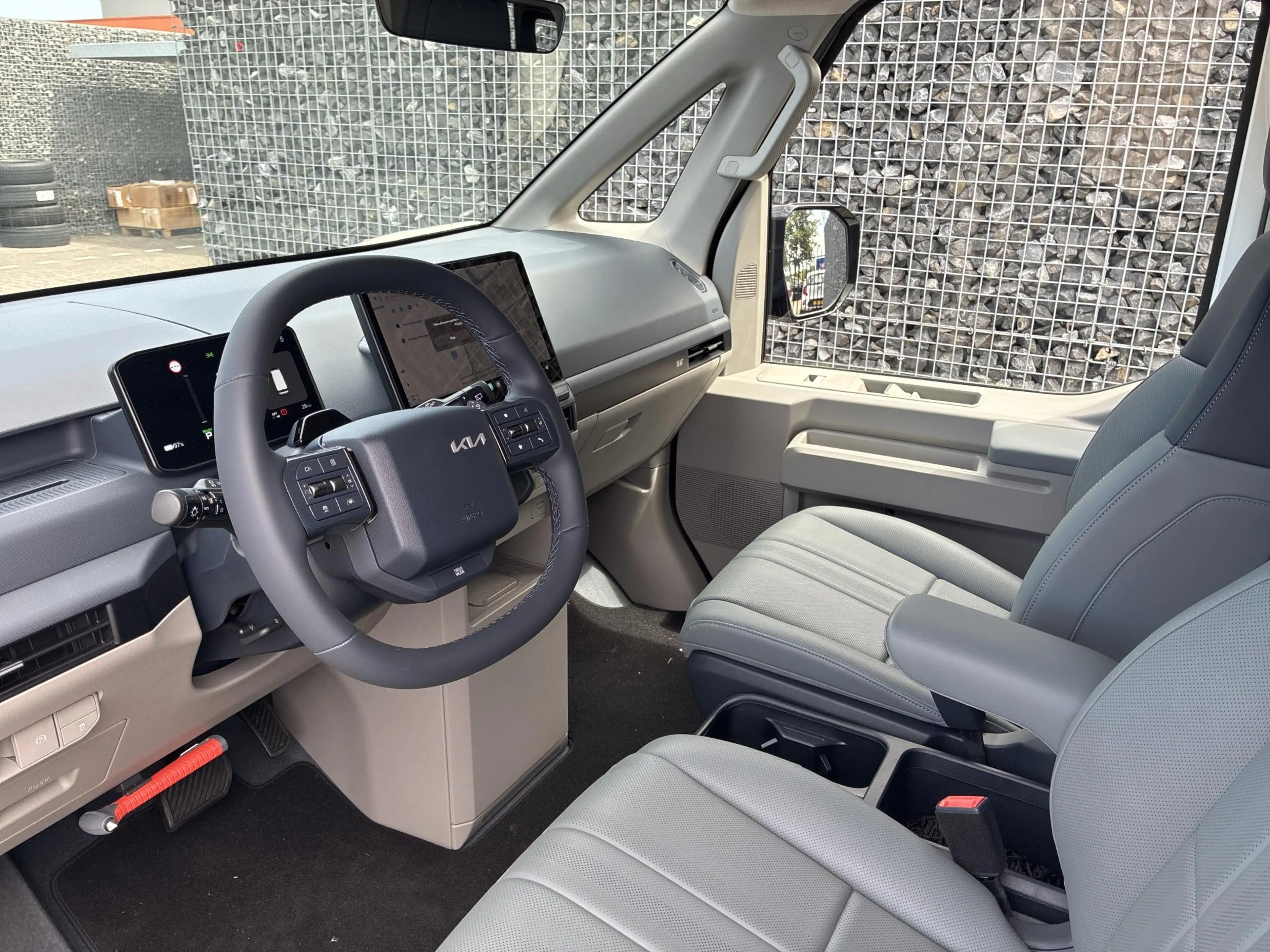 Kia PV5 Passenger Elite Executive 71.2 kWh | SNOW WHITE PEARL | 100% — photo 6