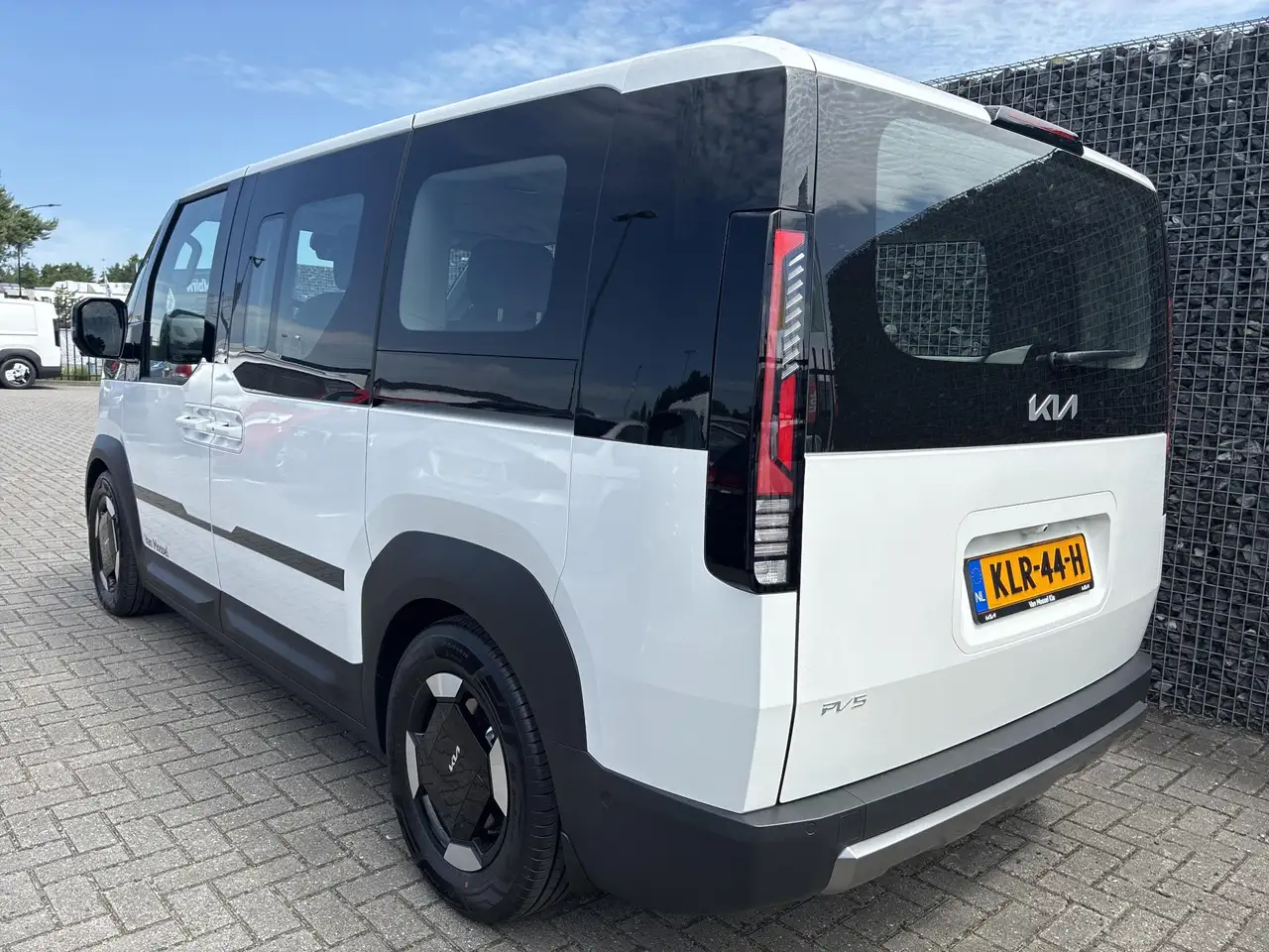 Kia PV5 Passenger 2026