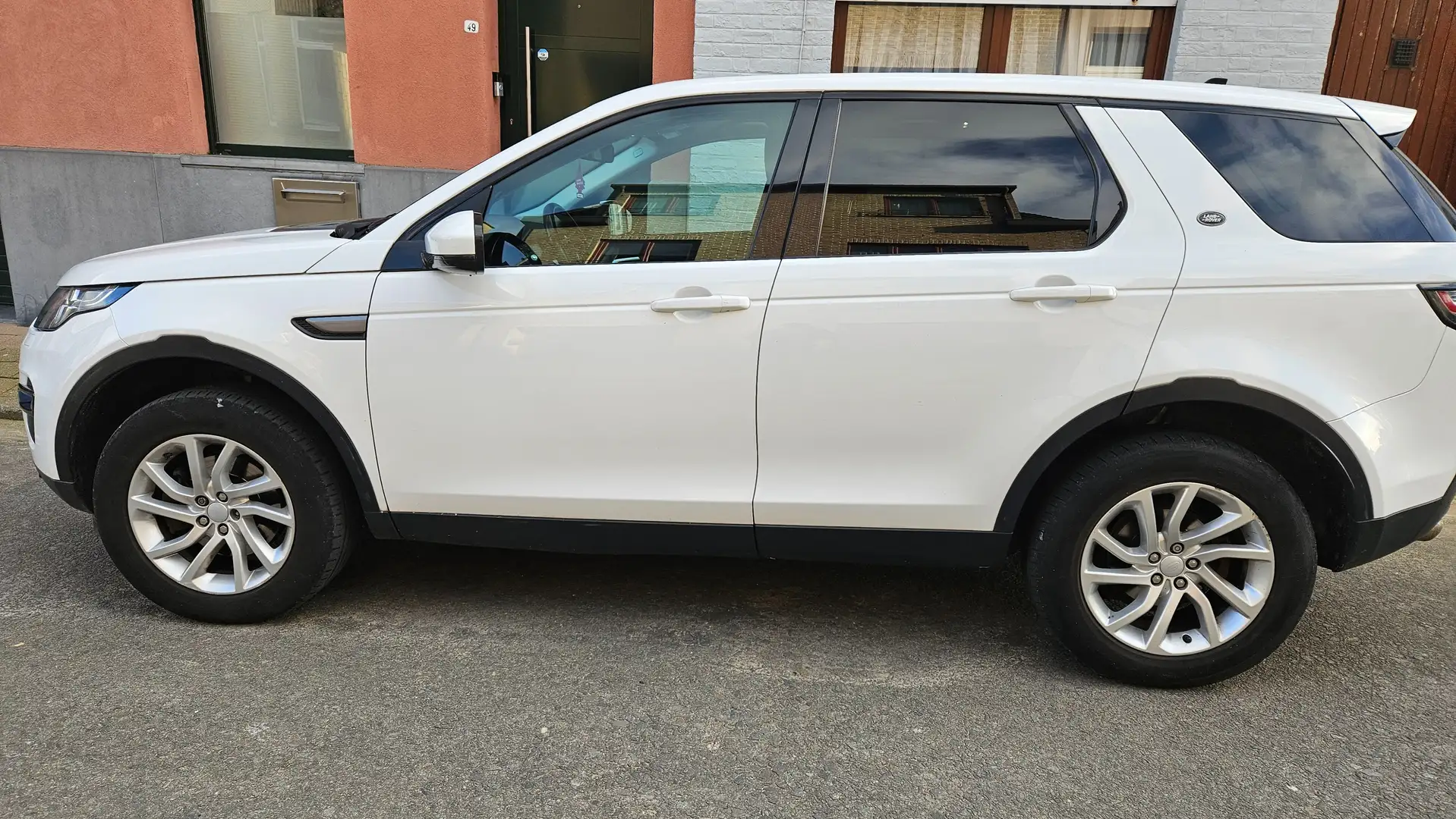 Land Rover Discovery Sport Discovery Sport TD4 Aut. SE Wit - 1