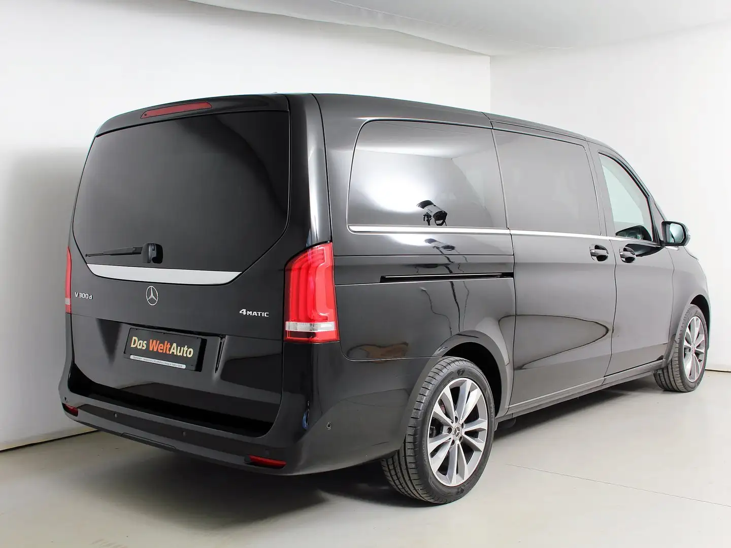 Mercedes-Benz V 300 300 d Kombi lang Avantgarde Aut. Schwarz - 2