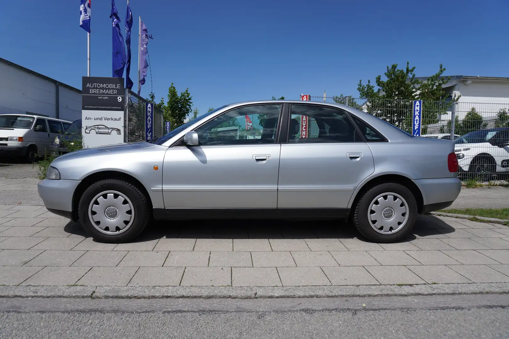 Audi A4 1.6*TÜV NEU*SERVICE NEU*WENIG KM*GEPFLEGT* Argintiu - 2