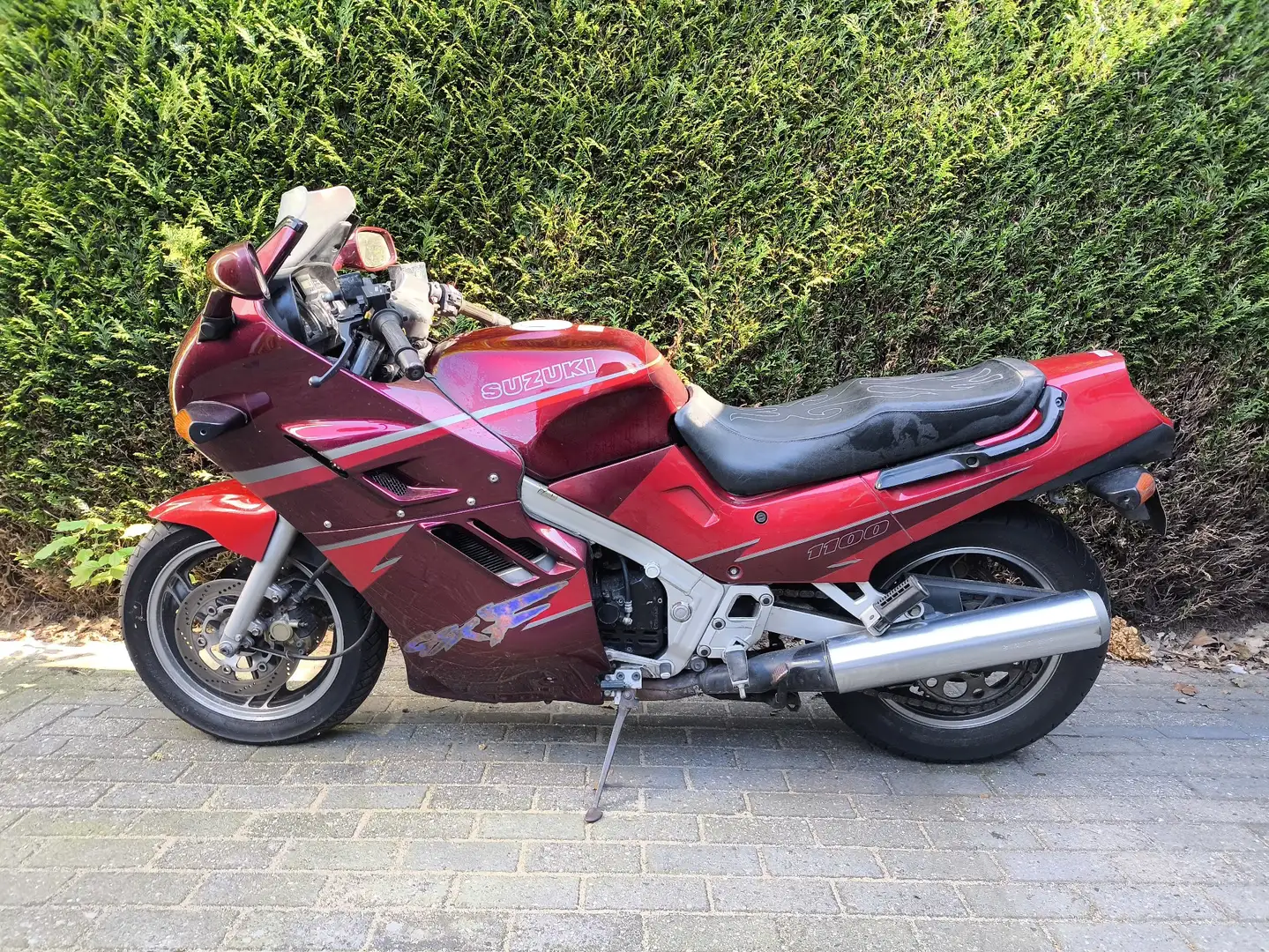 Suzuki GSX 1100 F Rood - 2