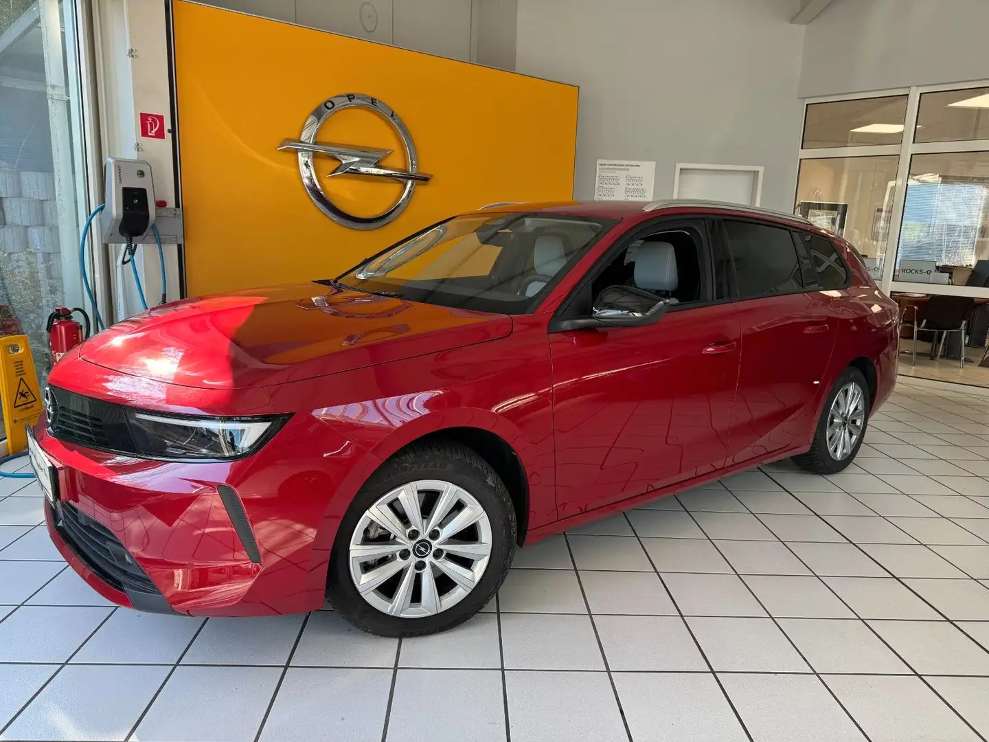 Opel Astra L Sports Tourer Business Elegance Navi+AHK Rojo - 1