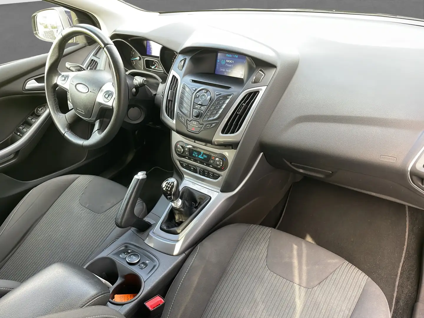 Ford Focus Wagon 1.0 EcoBoost Titanium Navi | Keyless | Winte Blauw - 2