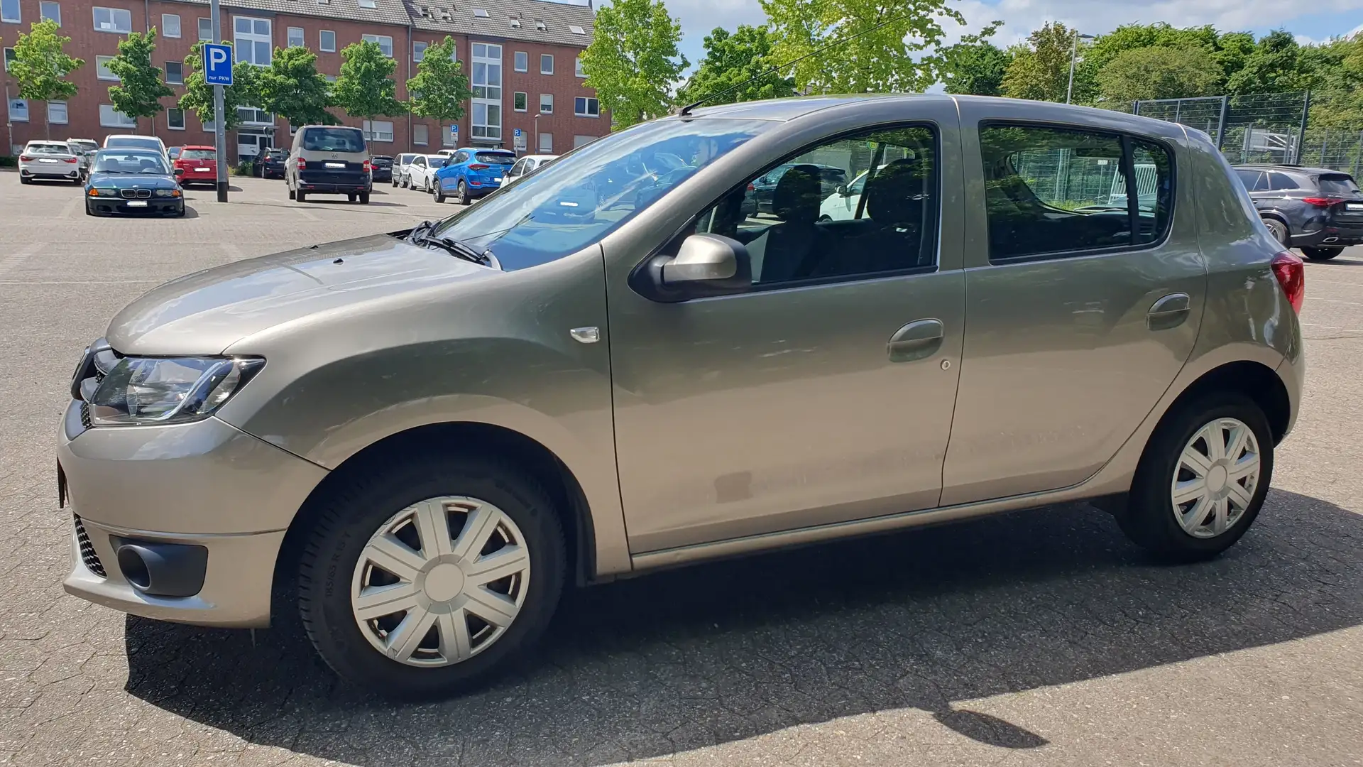Dacia Sandero 1.2 Klima 5-türig Tüv 05/2026 Beige - 1
