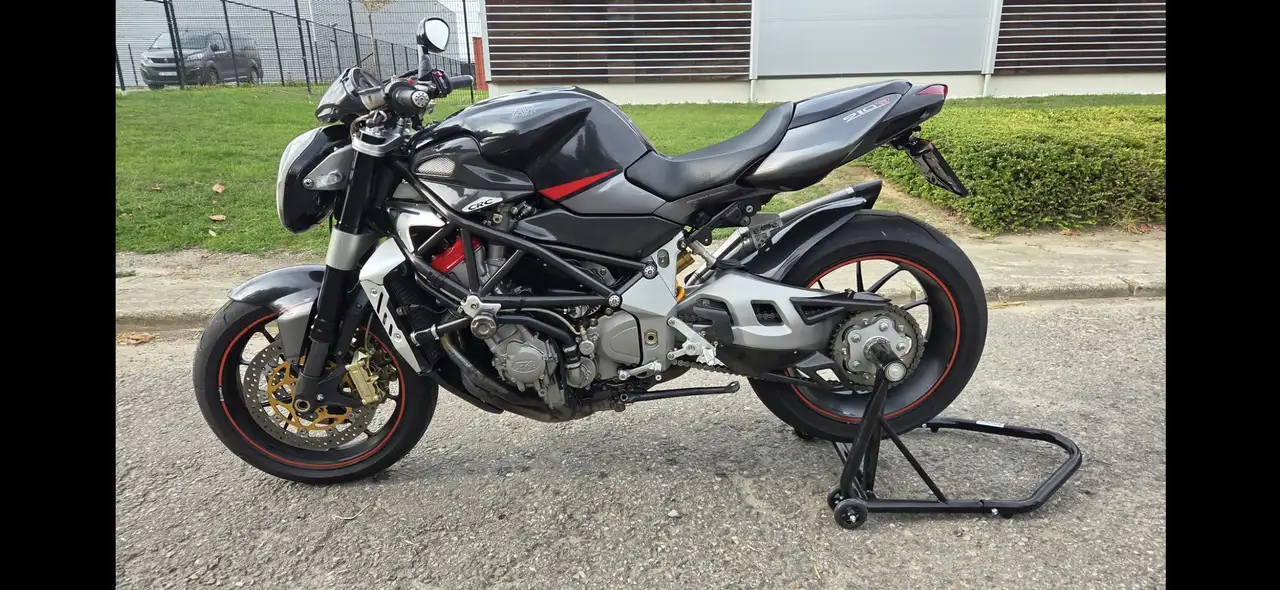 MV Agusta Brutale 910