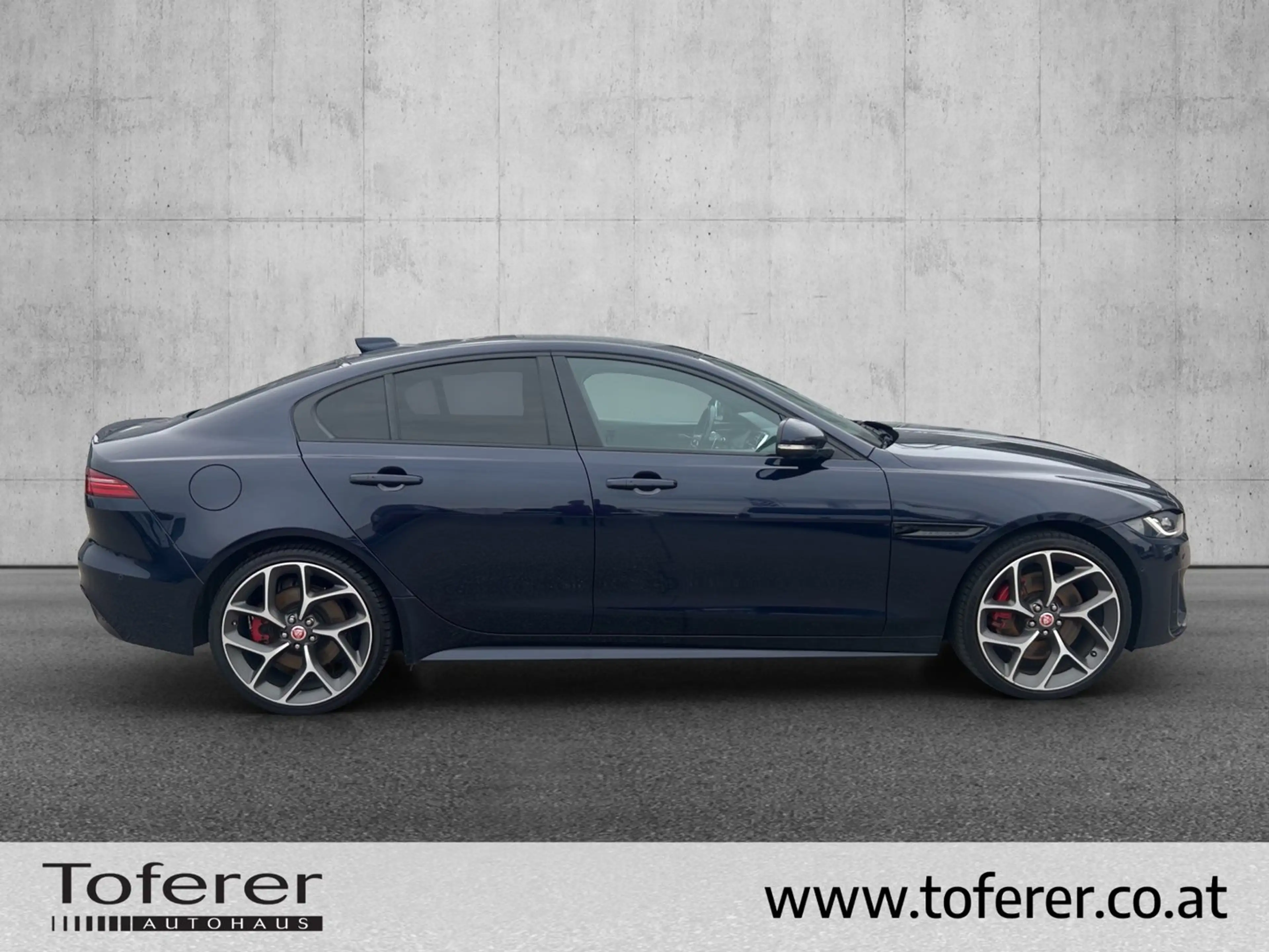 Jaguar XE P300 AWD R-Dynamic HSE Aut. — photo 4