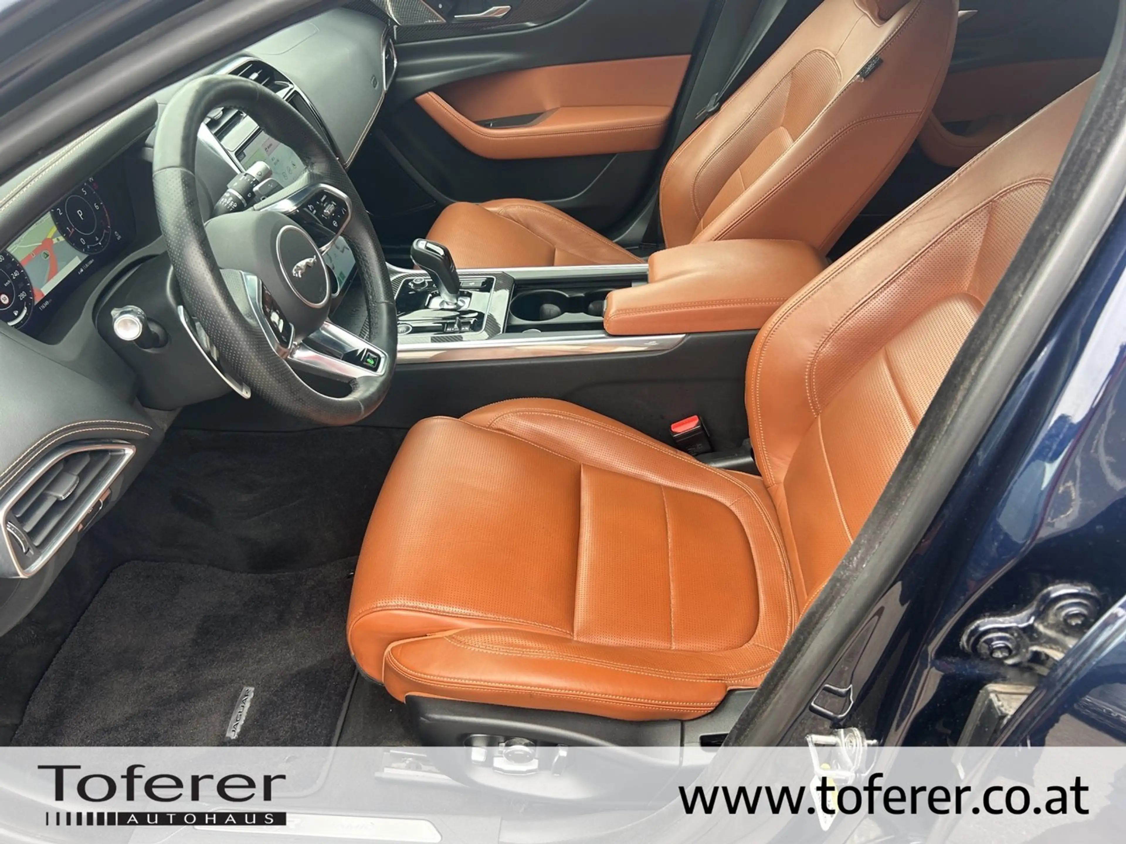 Jaguar XE P300 AWD R-Dynamic HSE Aut. — photo 15