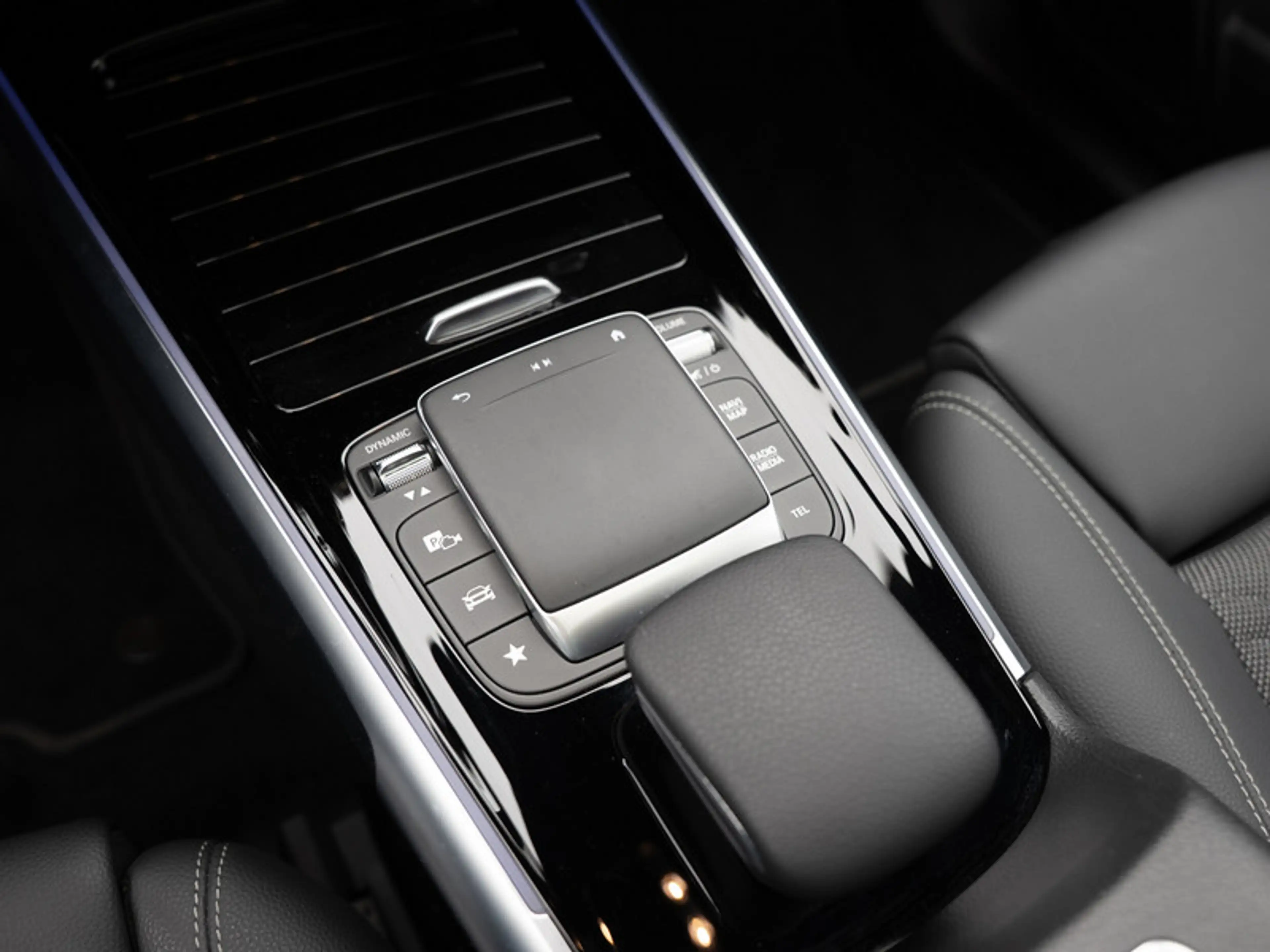 Mercedes-Benz EQB 250 Progressive/LED/360/Pano/Night/Totw/19' — photo 15