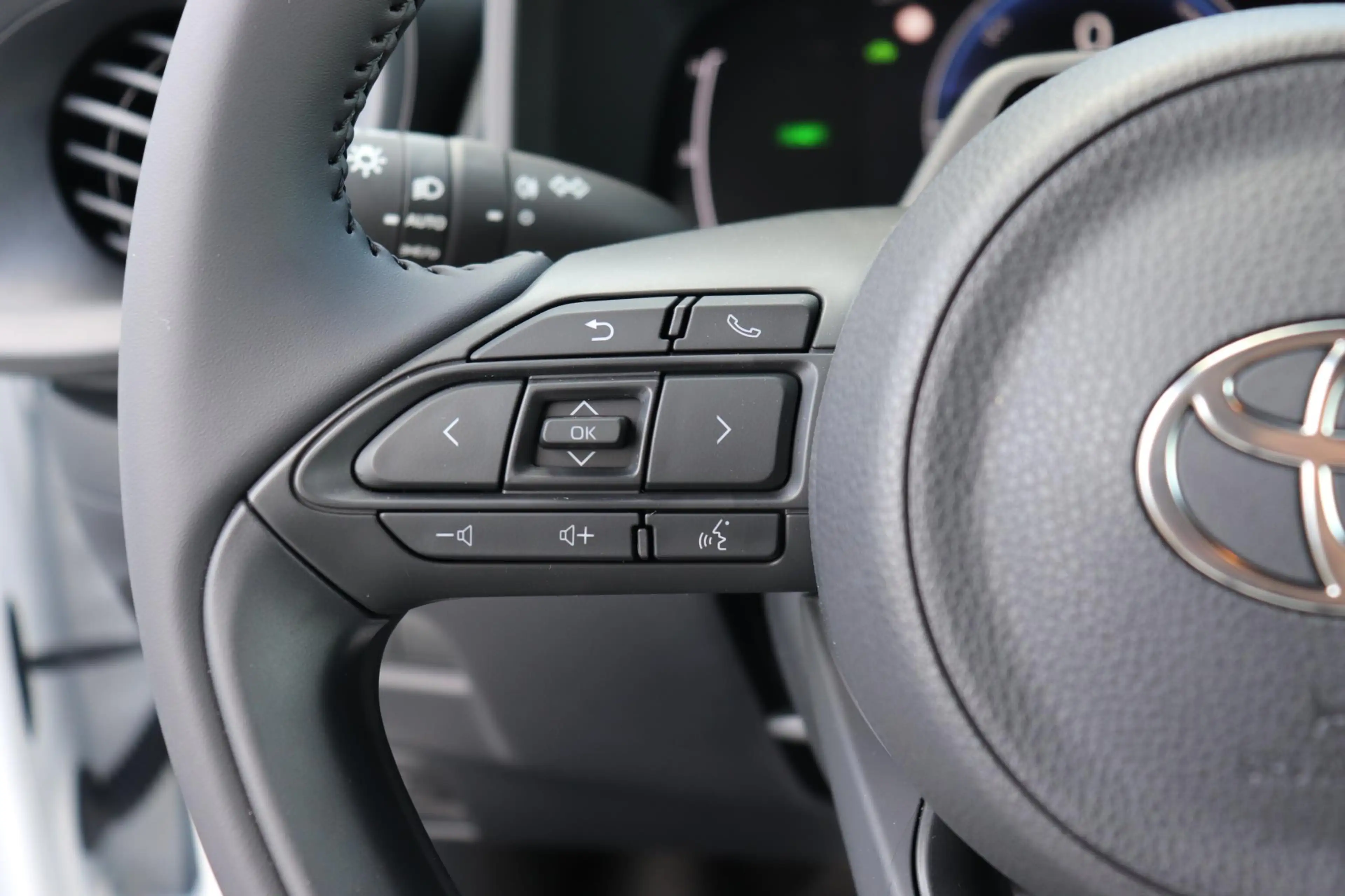 Toyota Aygo X Hybrid 115 play, Go Pack, Apple Carplay/Android Au — photo 11