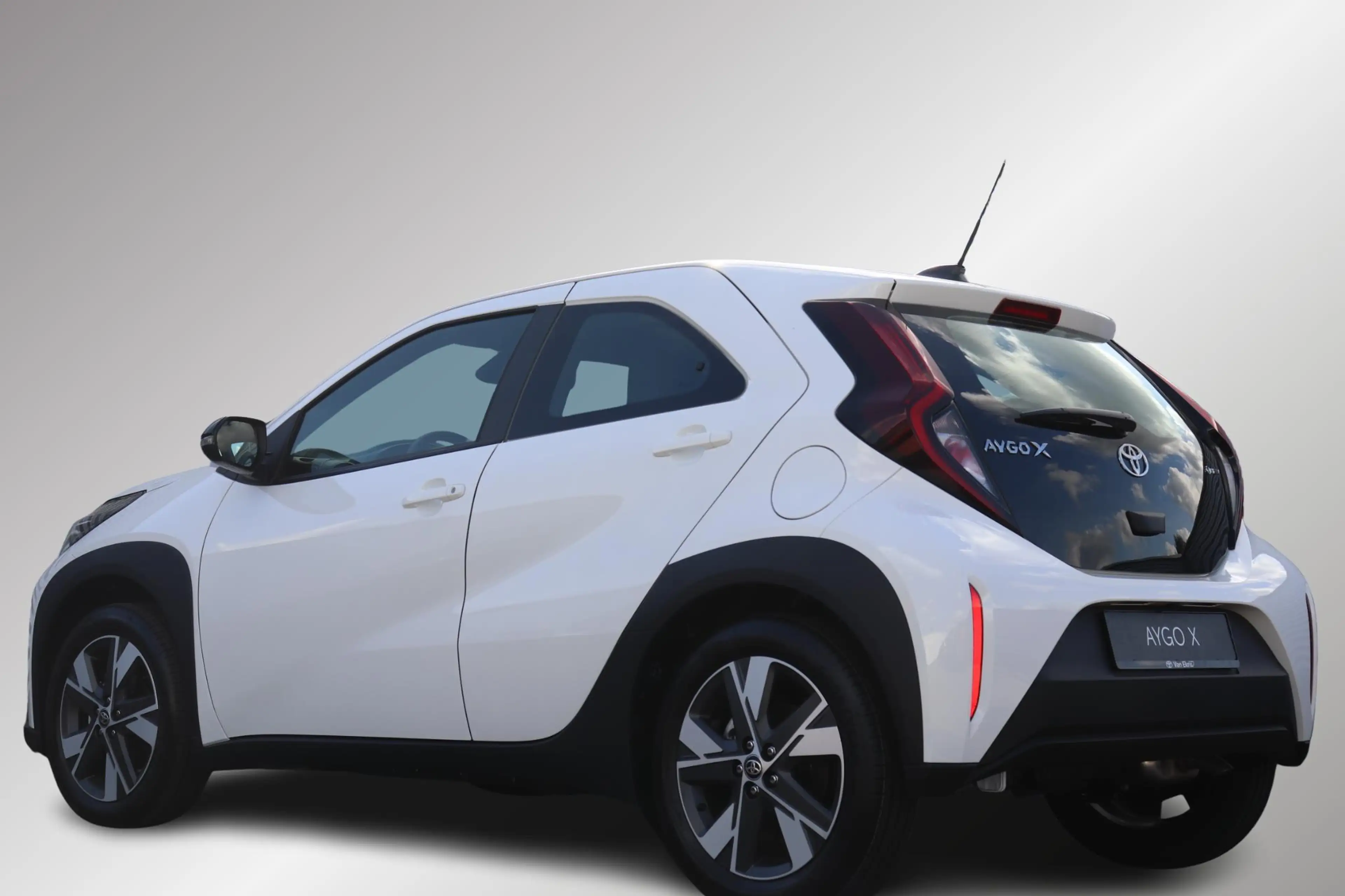 Toyota Aygo X Hybrid 115 play, Go Pack, Apple Carplay/Android Au — photo 4