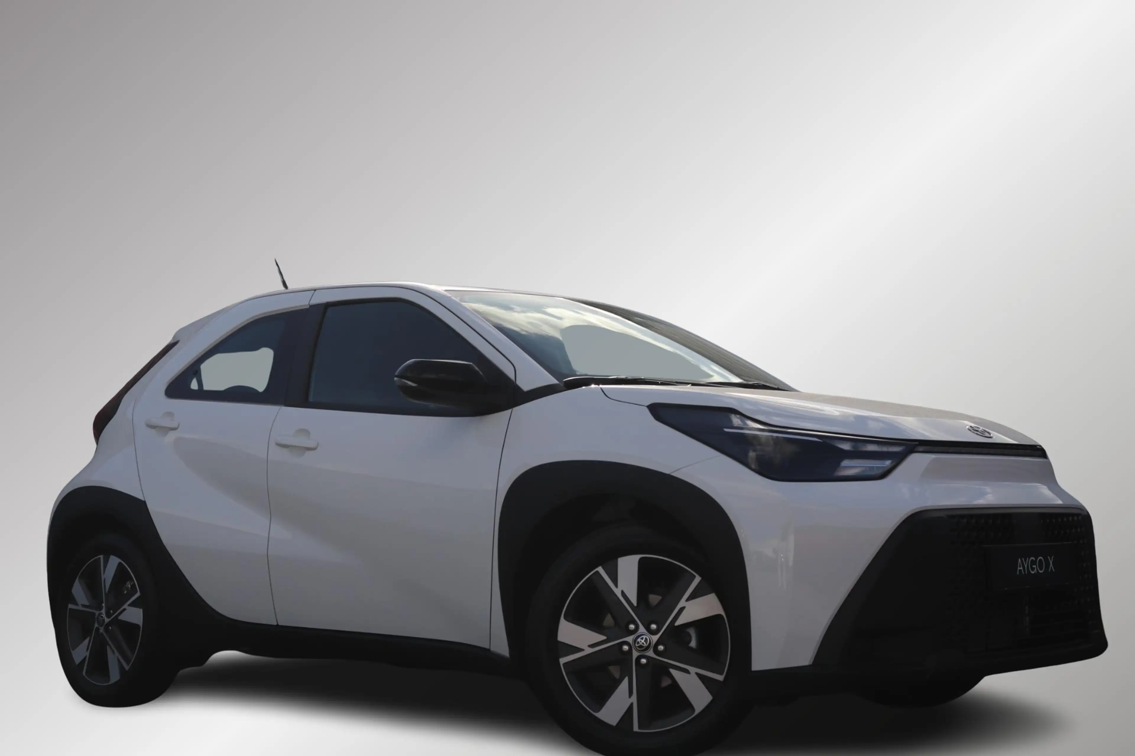 Toyota Aygo X Hybrid 115 play, Go Pack, Apple Carplay/Android Au — photo 2