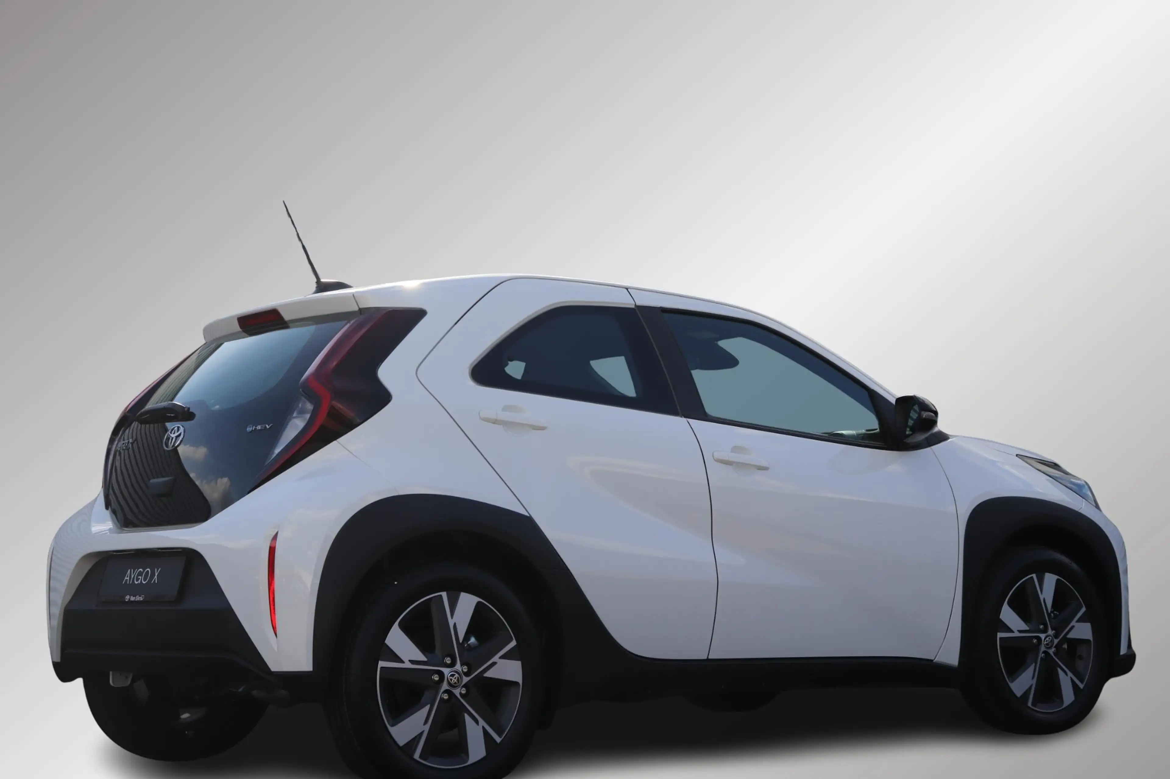 Toyota Aygo X Hybrid 115 play, Go Pack, Apple Carplay/Android Au — photo 3