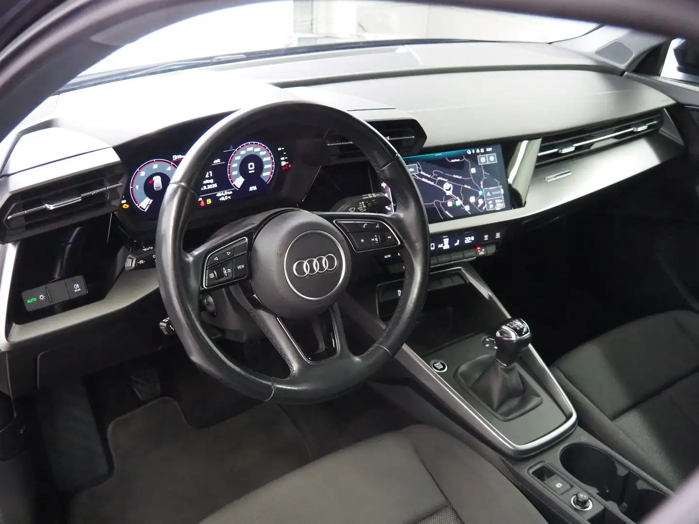 Audi A3 30 TDI Grau - 2