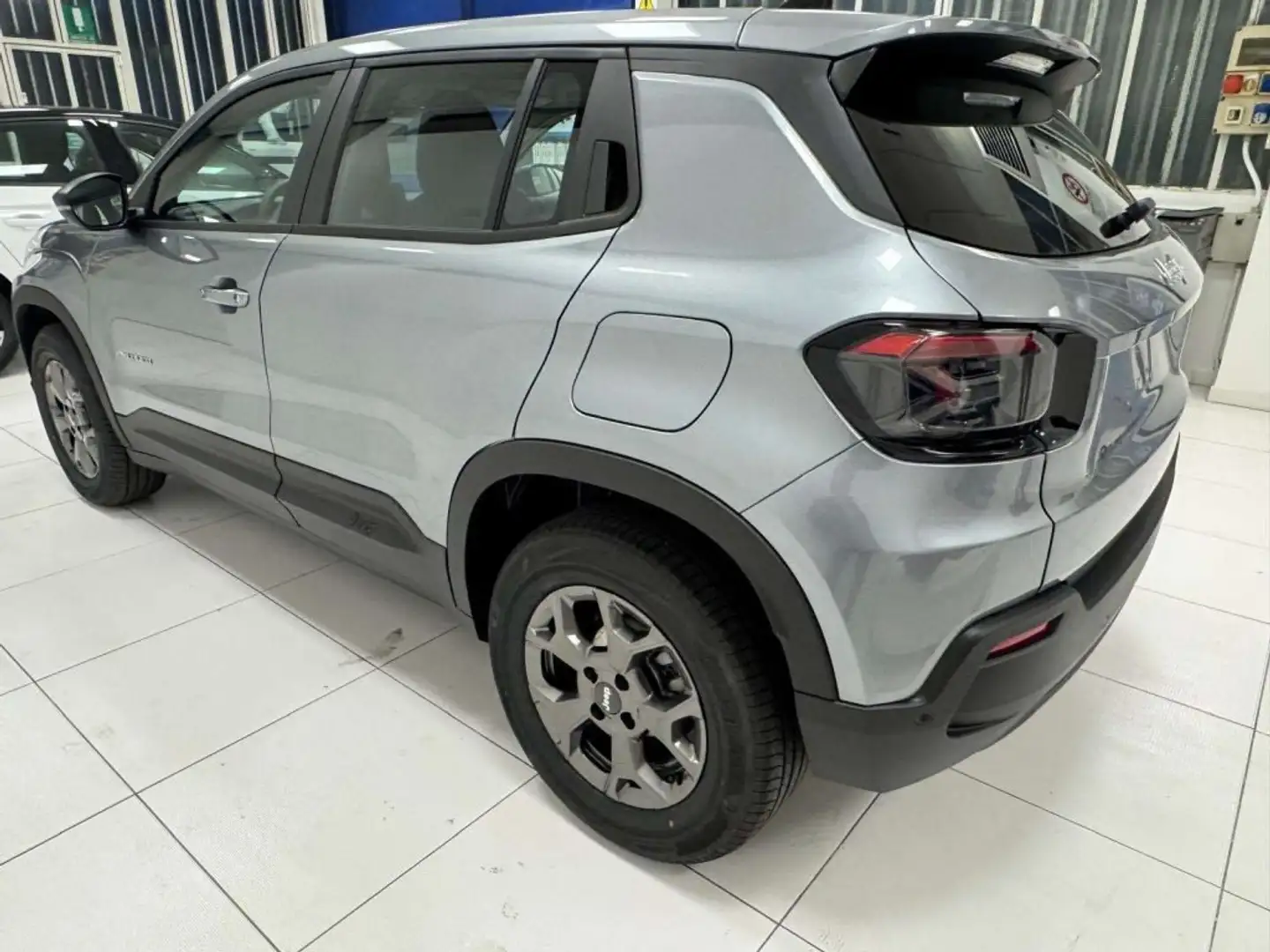 Jeep Avenger Avenger 1.2 Turbo 100 CV Longitude Grigio - 2