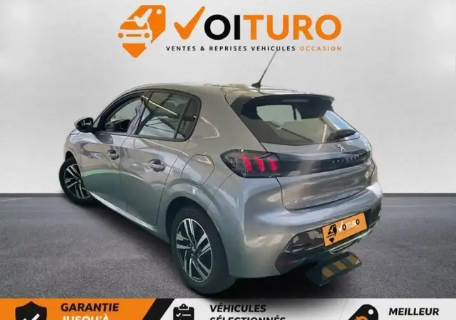 Peugeot 208 view 4