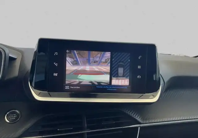 Peugeot 208 view 10
