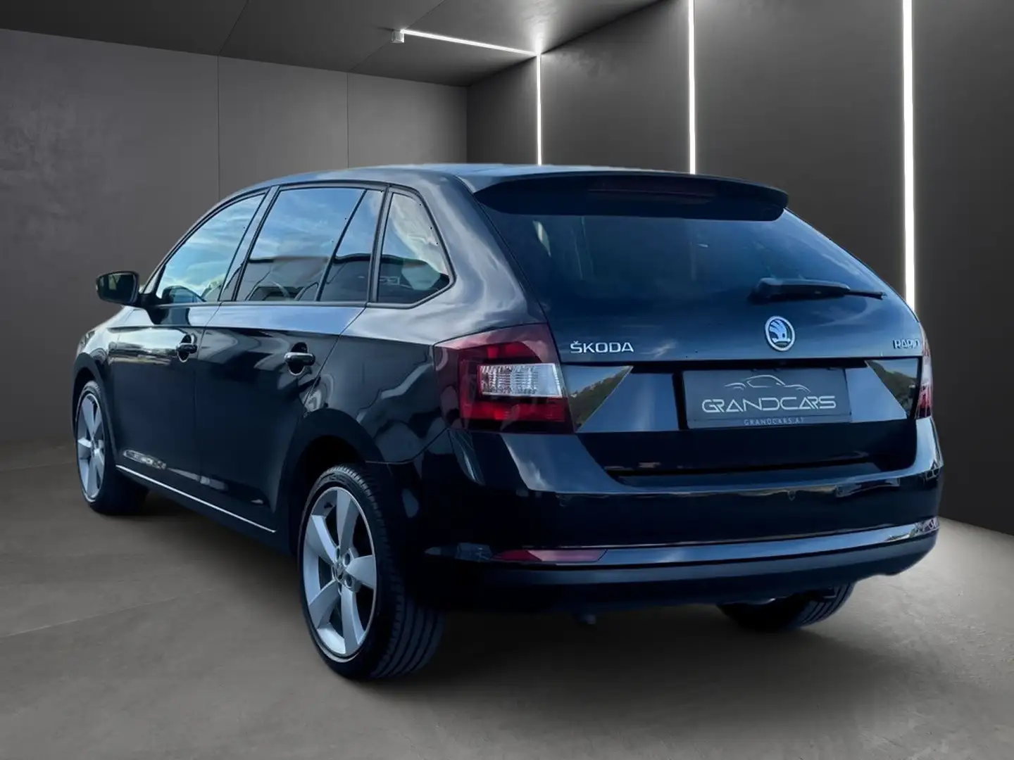 Skoda Rapid/Spaceback Rapid Spaceback 1,0 TSI Sport Schwarz - 2