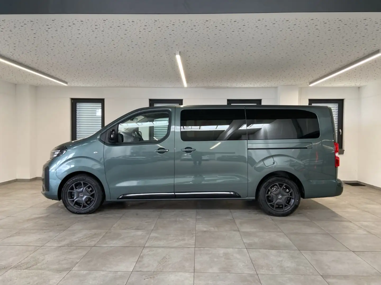Opel Zafira Life 2.0 HDI XL Edition AT 9-Sitzer Zielony - 2