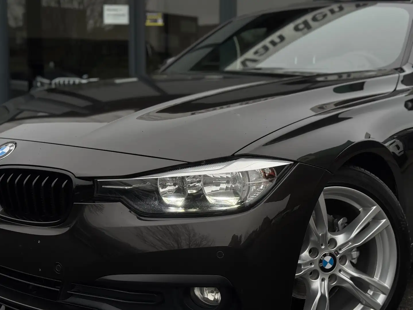 BMW 318 d berline Advantage / LEER / NAVI / PDC / M STUUR Brun - 2