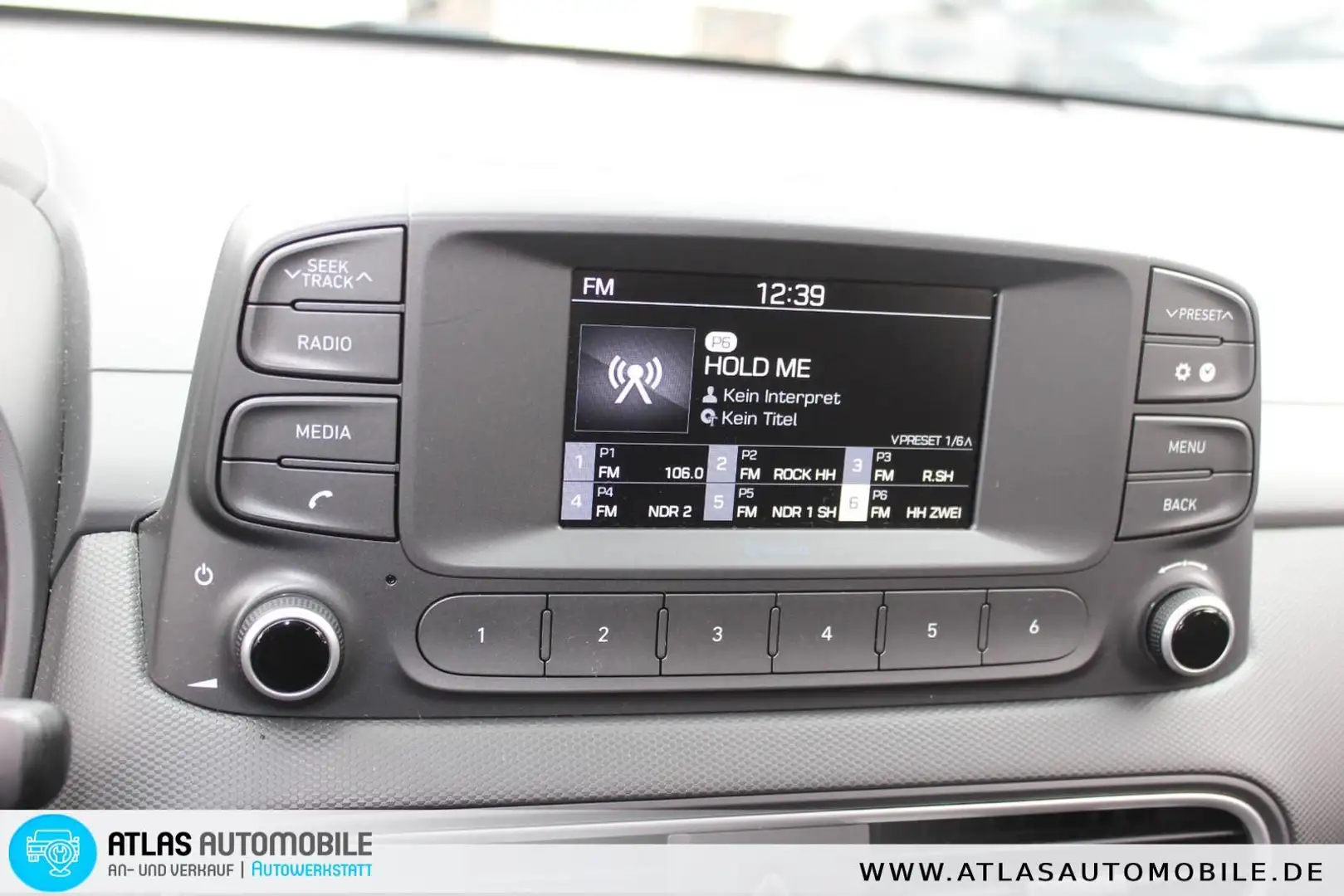 Hyundai KONA 2.Hand+ VORFÜHRWAGEN+Lückenlos Service Pure Grau - 2