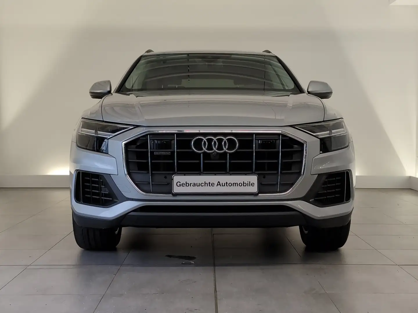 Audi Q8 55 TFSI quattro PDC/SHZ/CarPlay PDC/SHZ/CarPlay Silber - 2