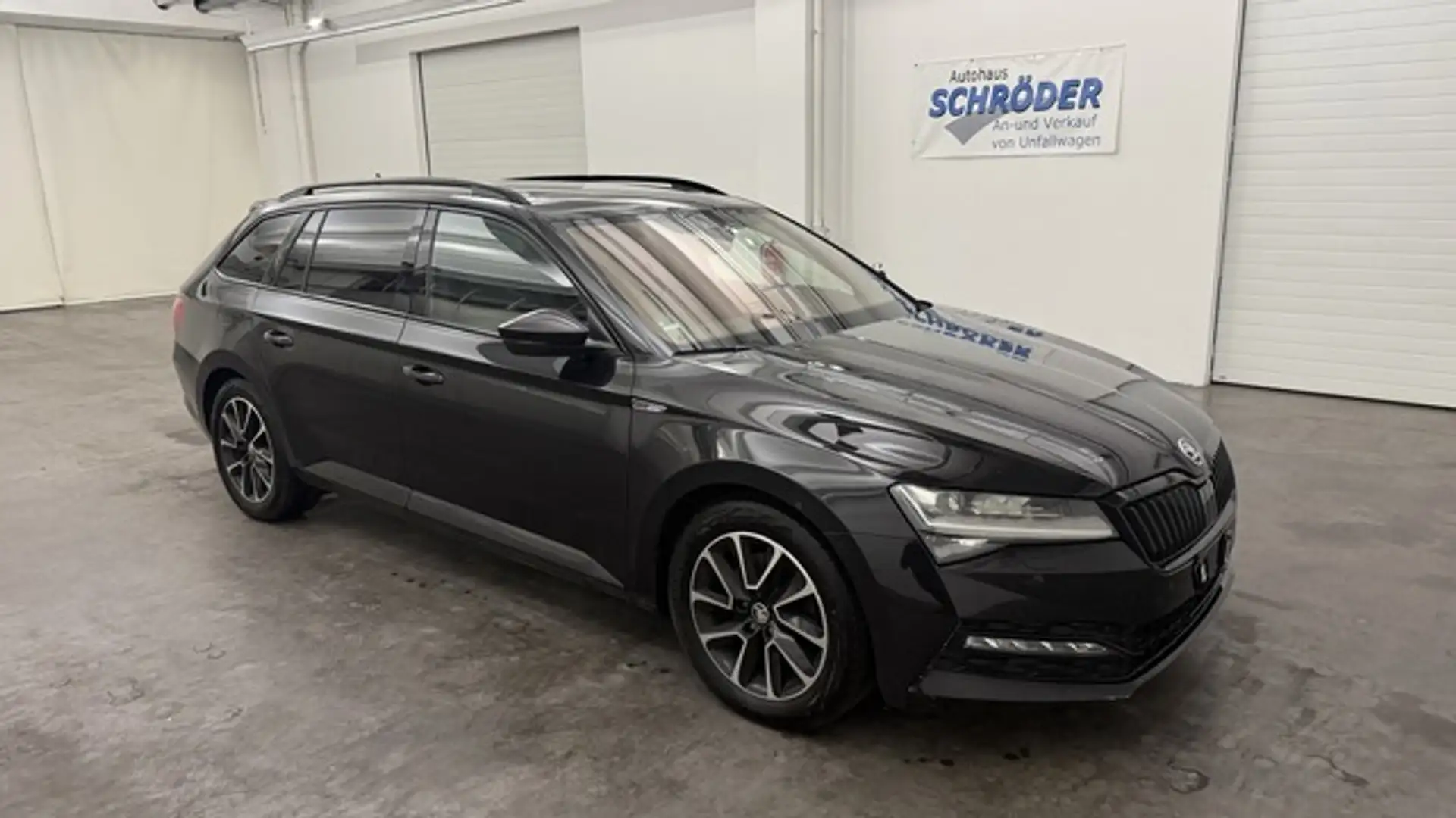 Skoda Superb Combi 2.0 TDI Sportline DSG *Pano.*Memory Schwarz - 1