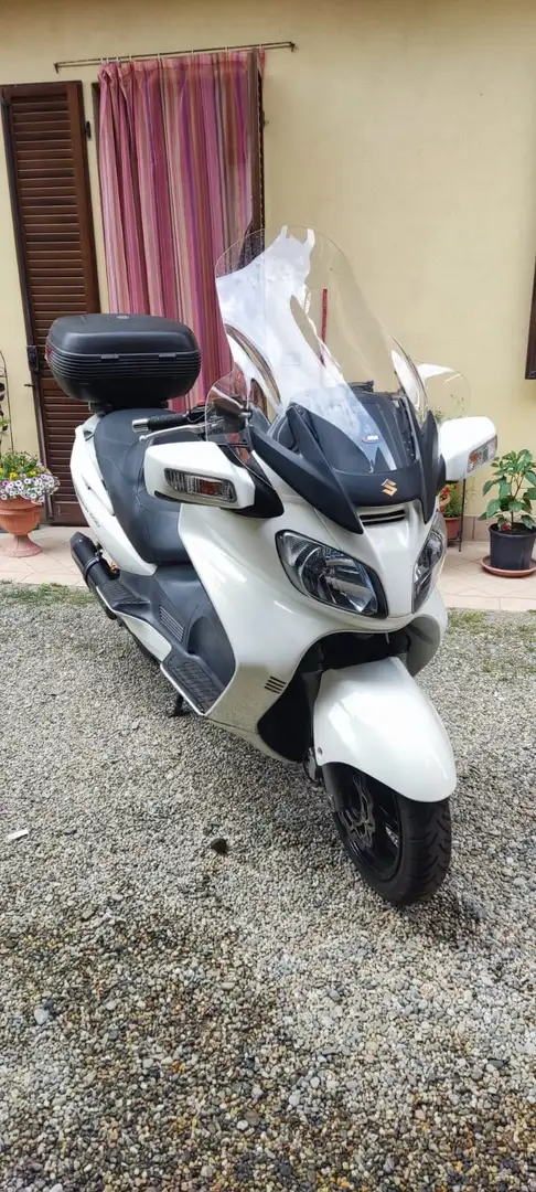Suzuki Burgman 650 Bianco - 1