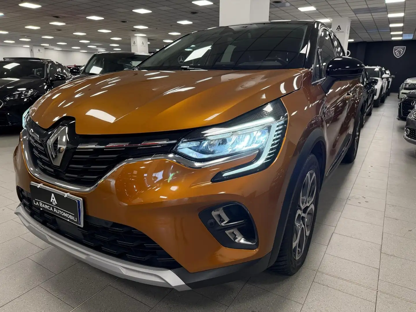 Renault Captur 1.5 blue dci Intens 115cv edc Bronzo - 2
