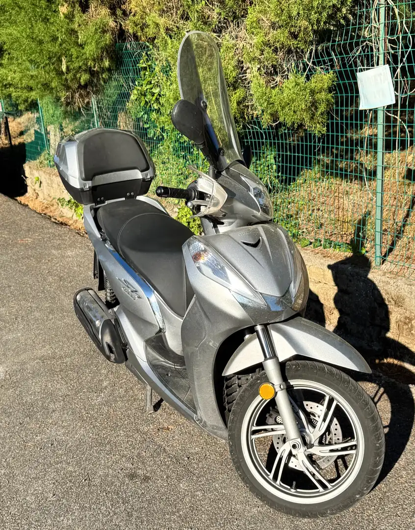 Honda SH 300 ABS Zilver - 1