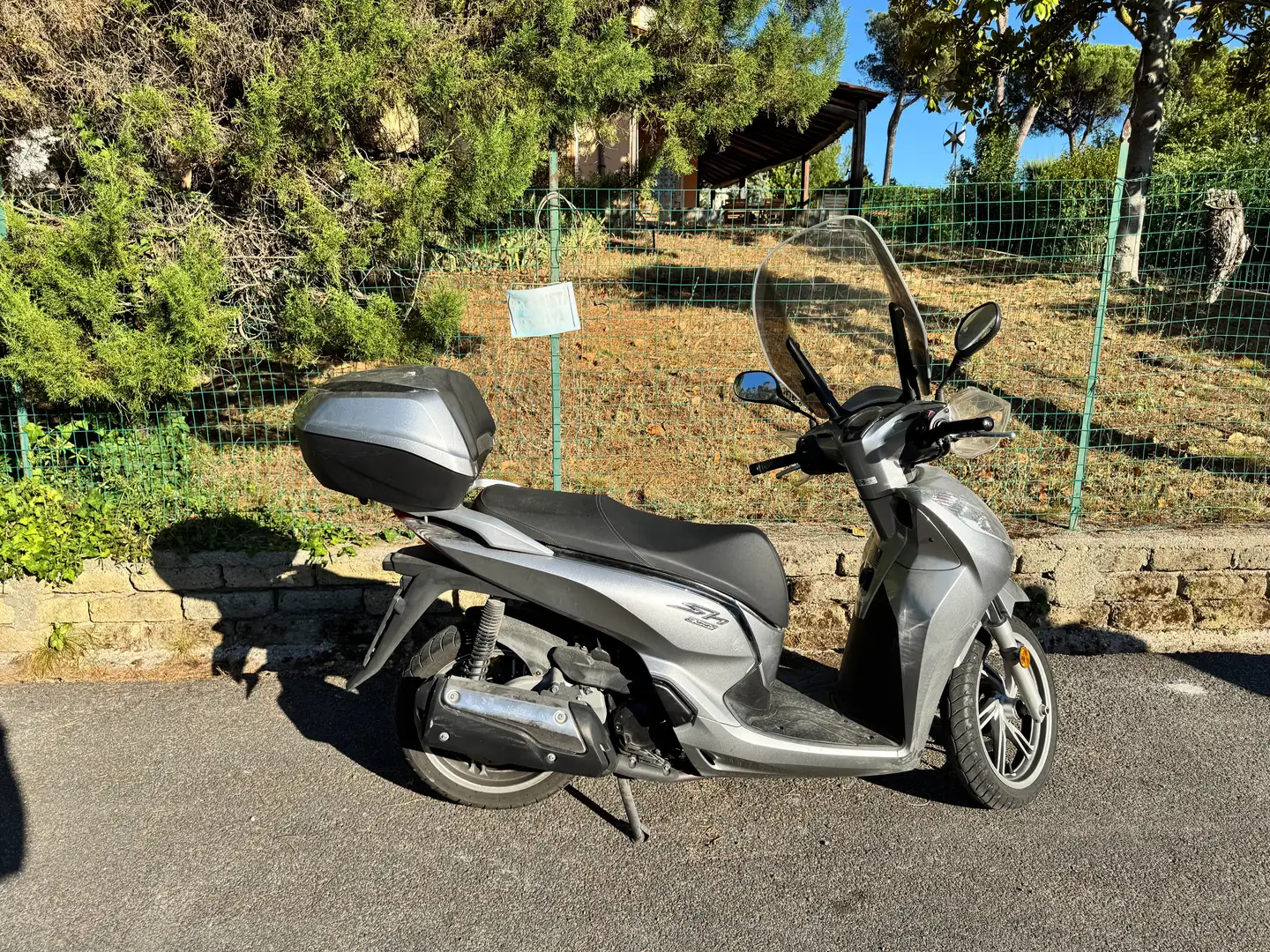 Honda SH 300 ABS Zilver - 2