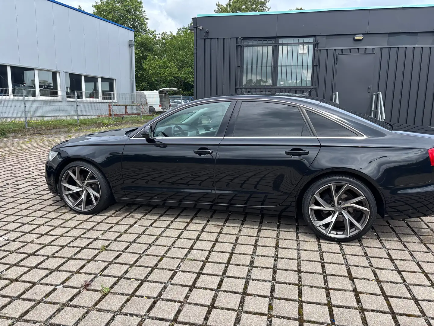 Audi A6 2.8 FSI S-Line Leder Alu 20 Zoll Schwarz - 2