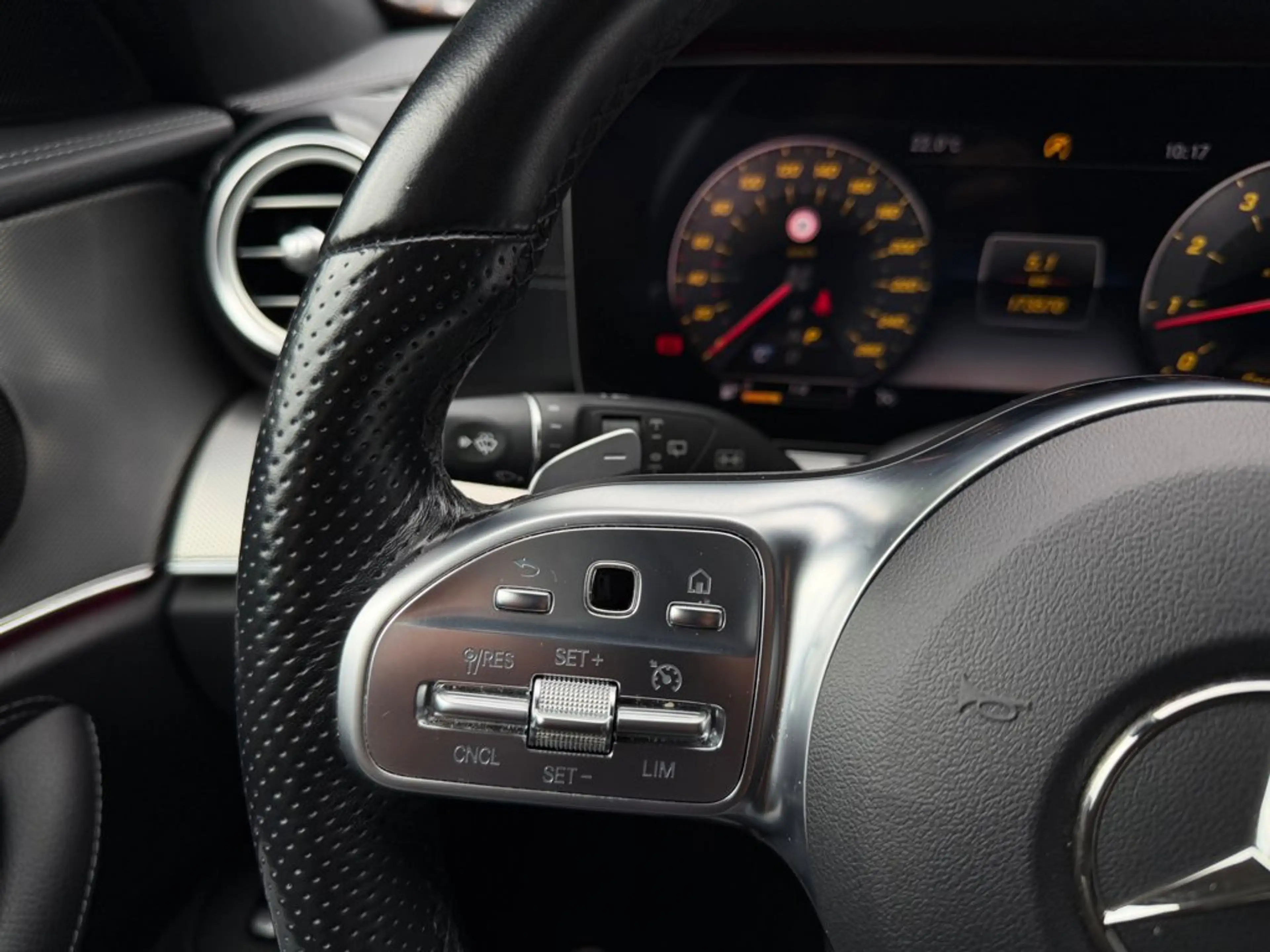 Mercedes-Benz E 200 Estate E200 AMG Edition Sport Camera — photo 9