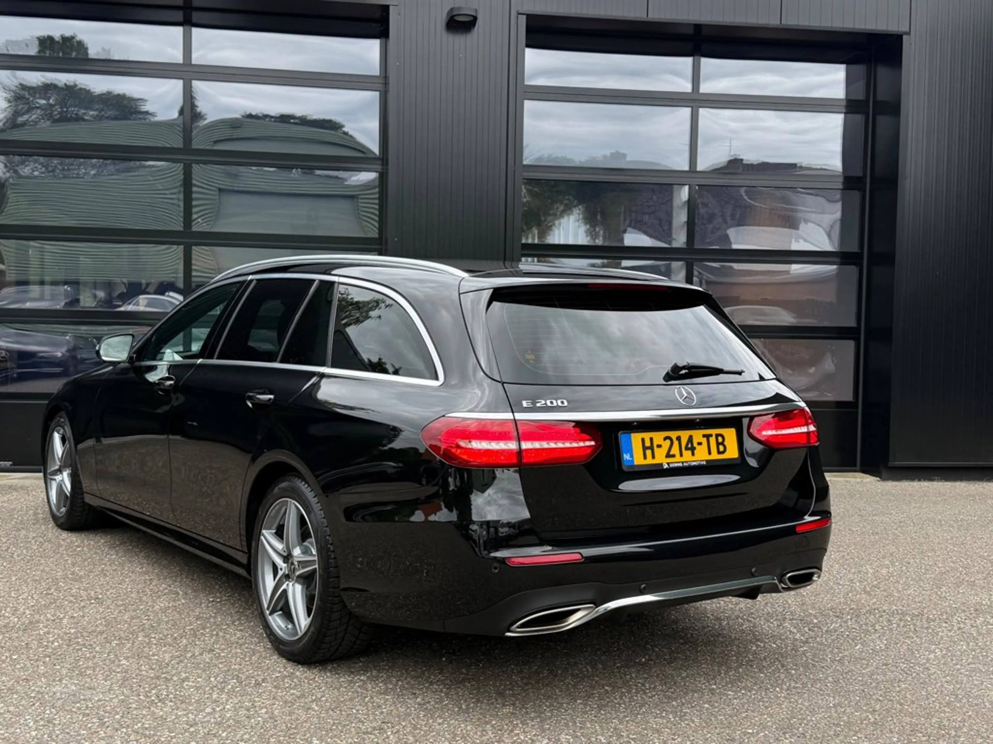 Mercedes-Benz E 200 Estate E200 AMG Edition Sport Camera — photo 2