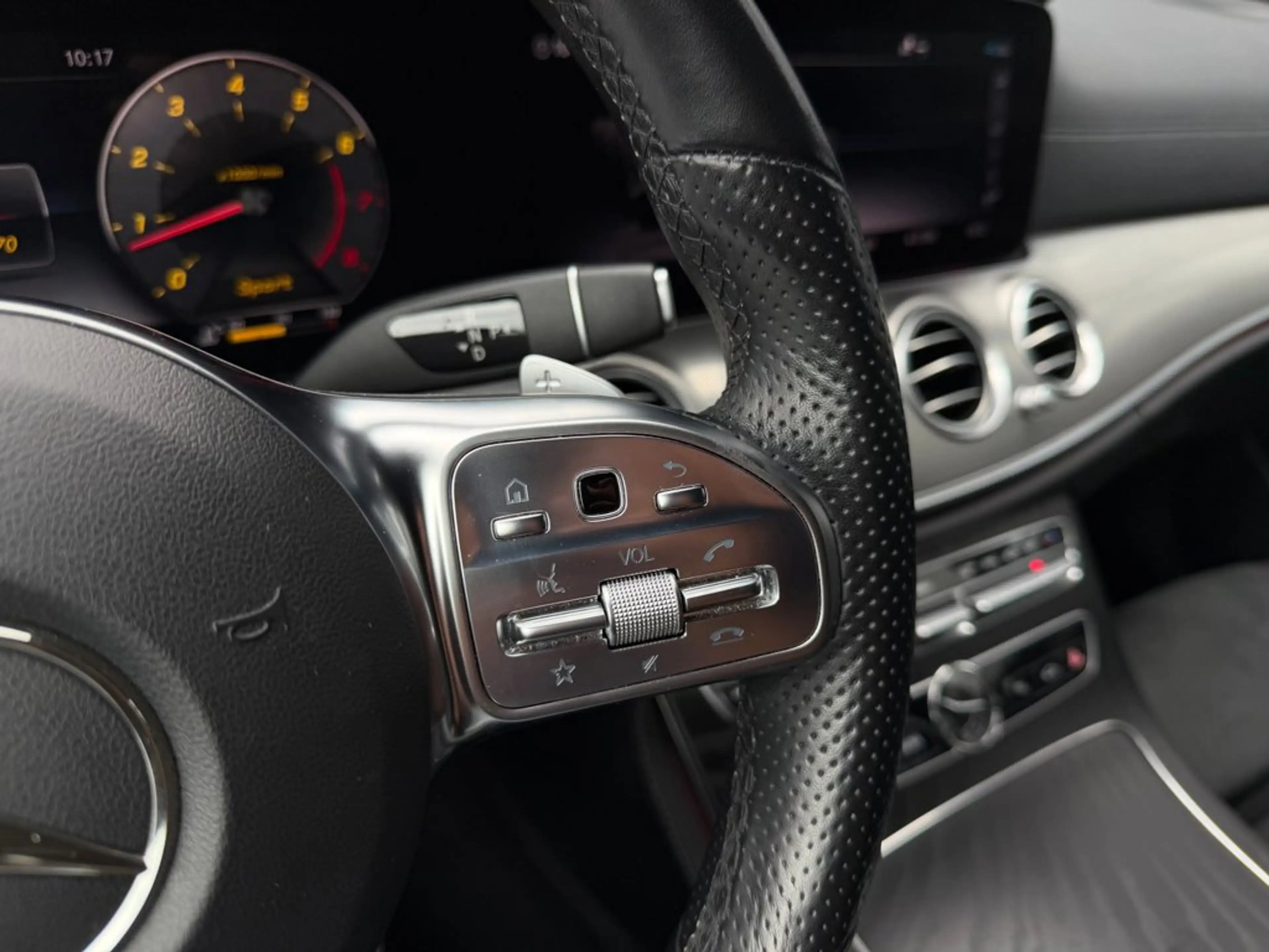 Mercedes-Benz E 200 Estate E200 AMG Edition Sport Camera — photo 11