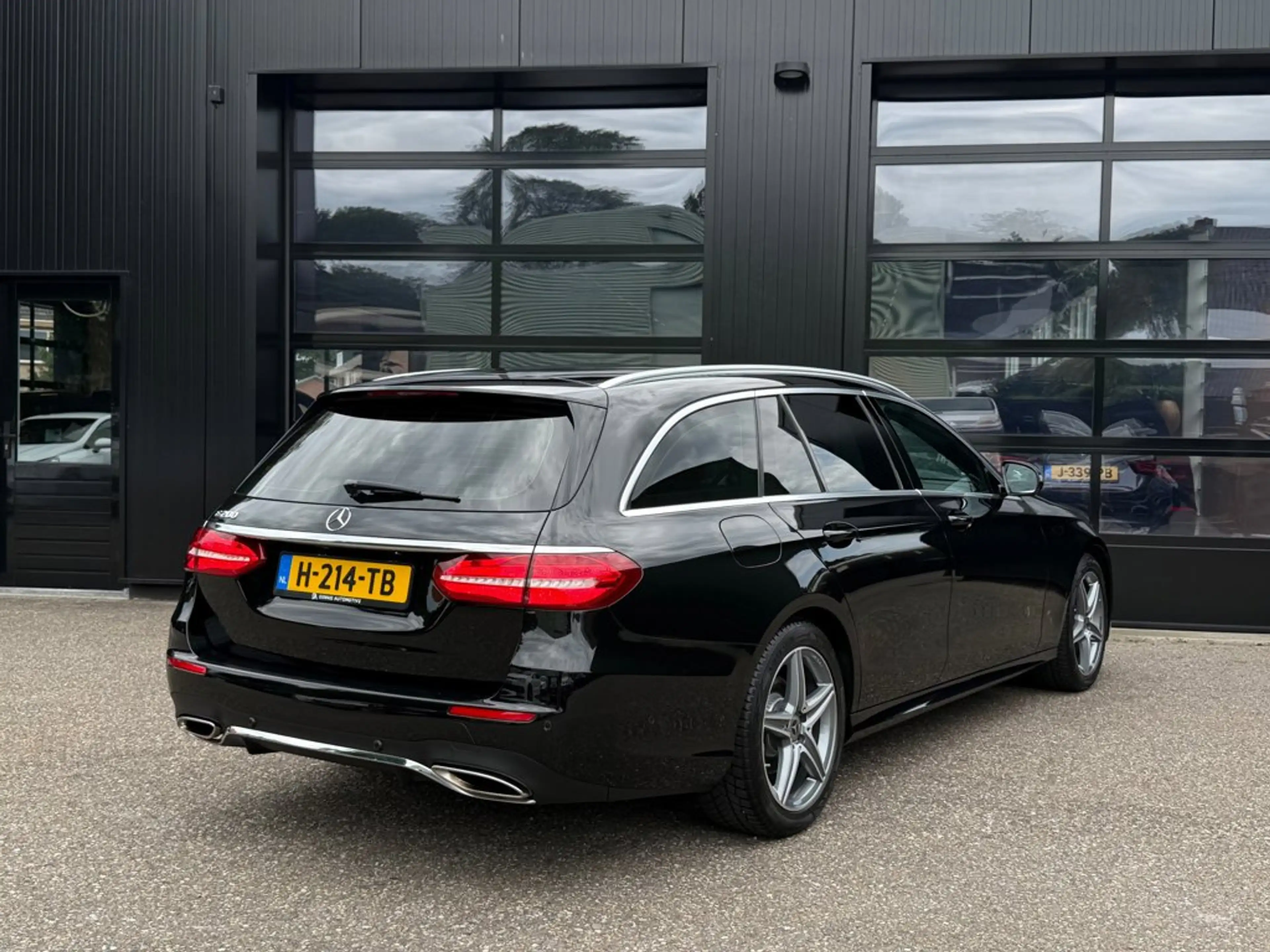 Mercedes-Benz E 200 Estate E200 AMG Edition Sport Camera — photo 3