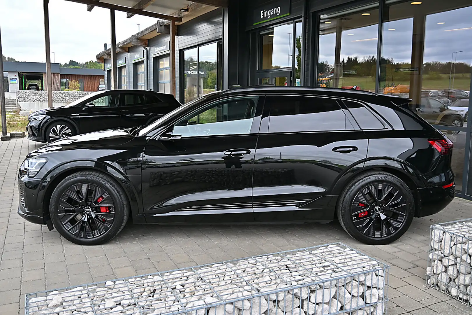 Audi Q8 e-tron Q8 55 e-tron quattro 106kWh S Line NP €116k ACC... Schwarz - 2