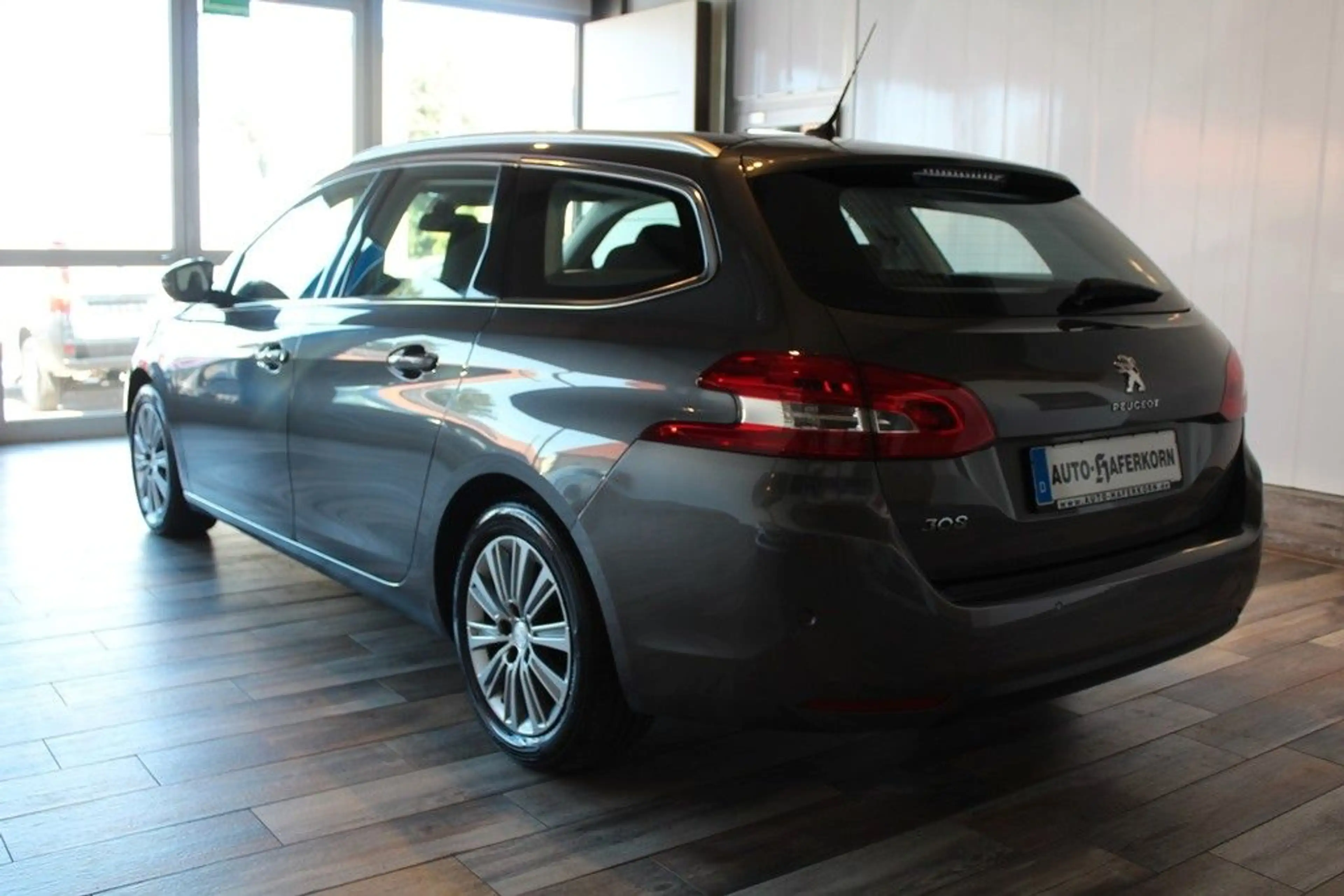 Peugeot 308 SW 1.5 BlueHdi 130 Allure*AHZV*SZHZG*NAVI* — photo 7