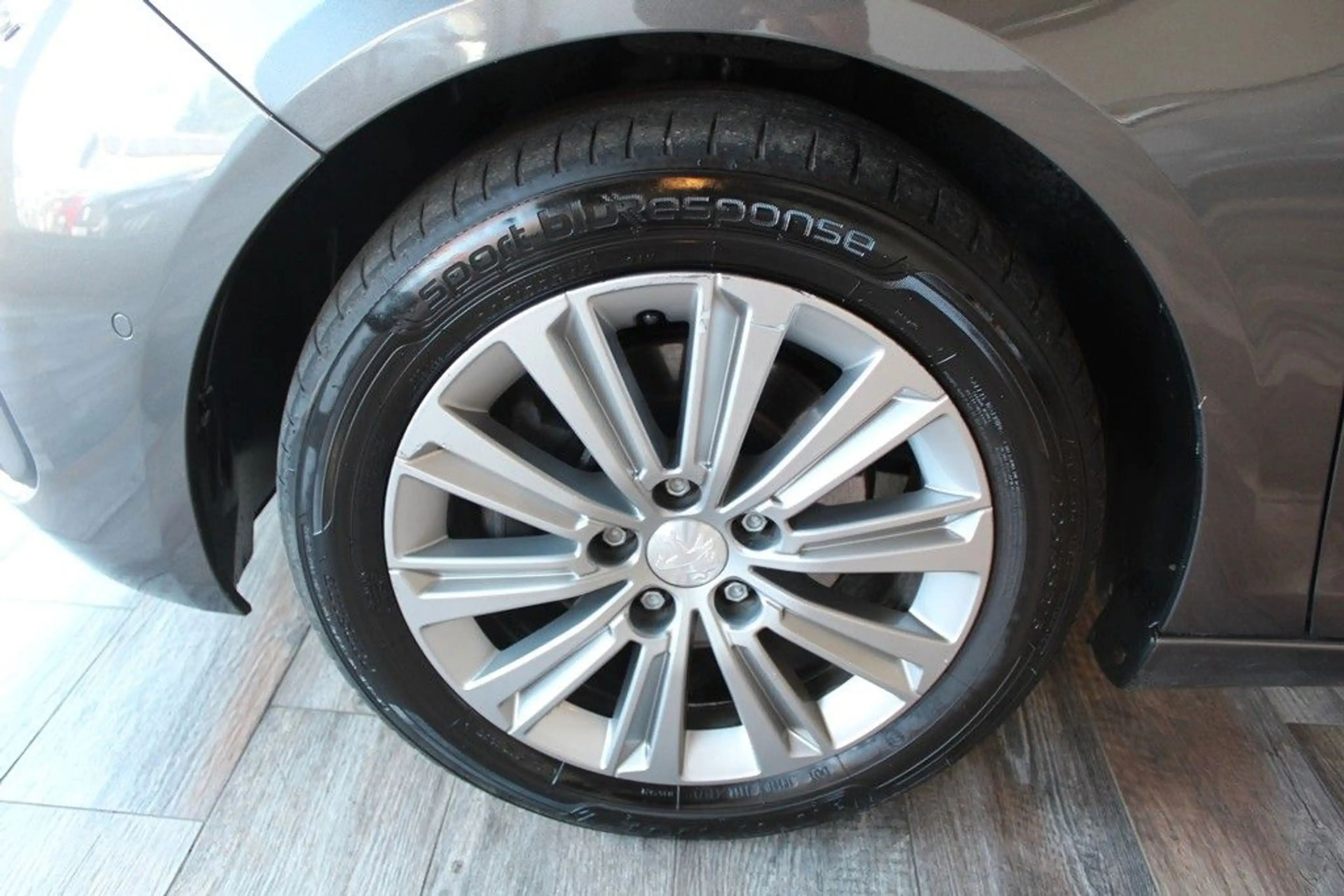 Peugeot 308 SW 1.5 BlueHdi 130 Allure*AHZV*SZHZG*NAVI* — photo 10