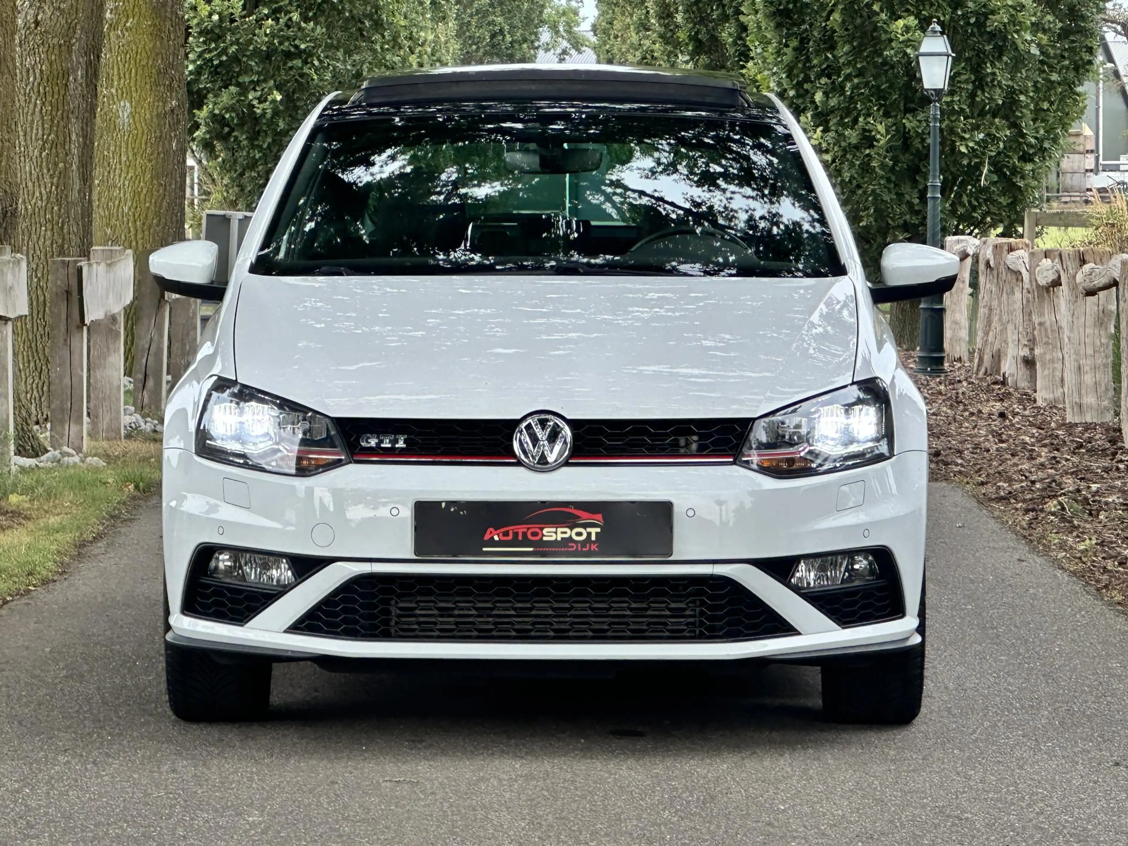 Volkswagen Polo GTI 1.8 TSI — photo 6