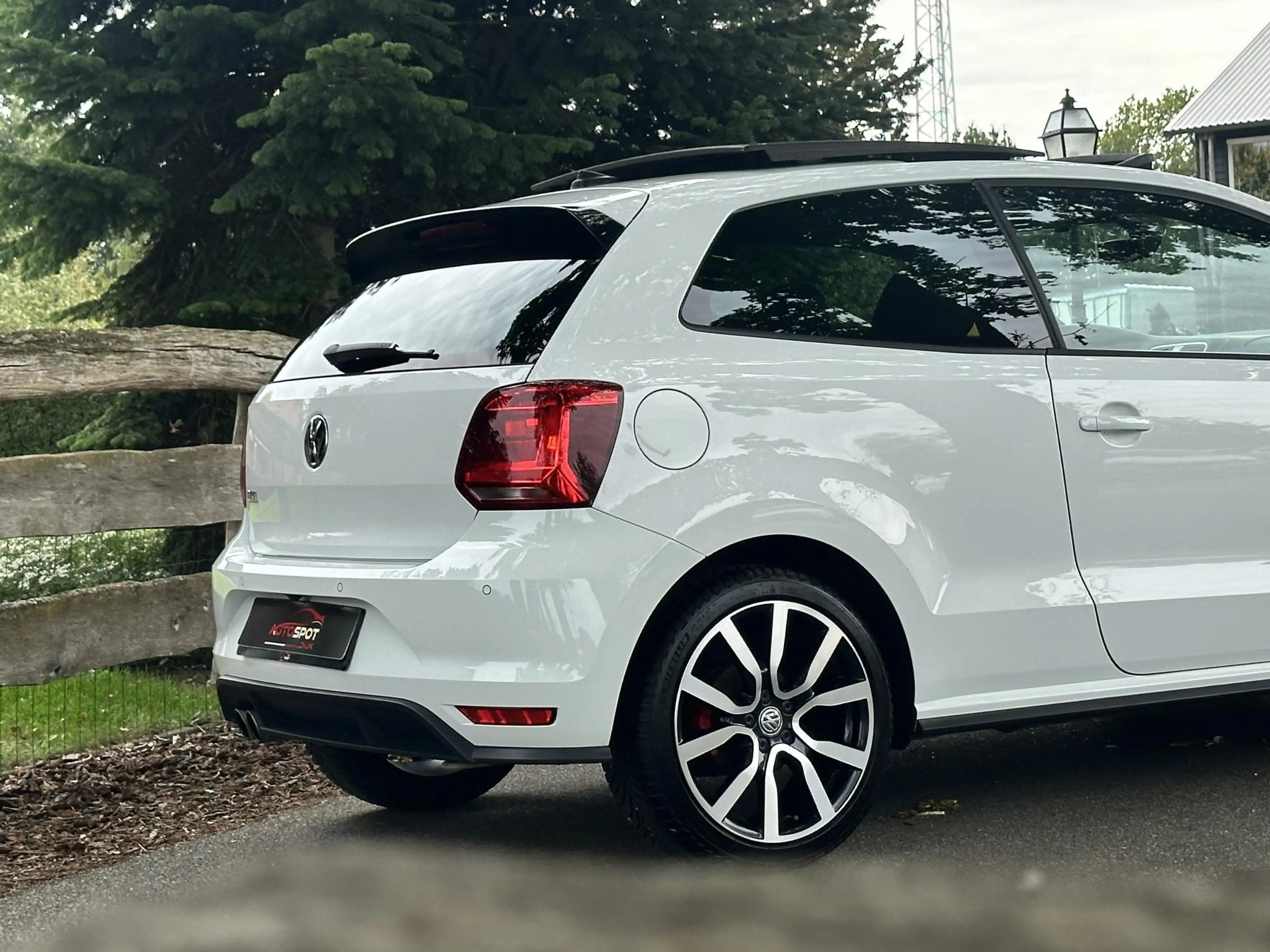 Volkswagen Polo GTI 1.8 TSI — photo 4